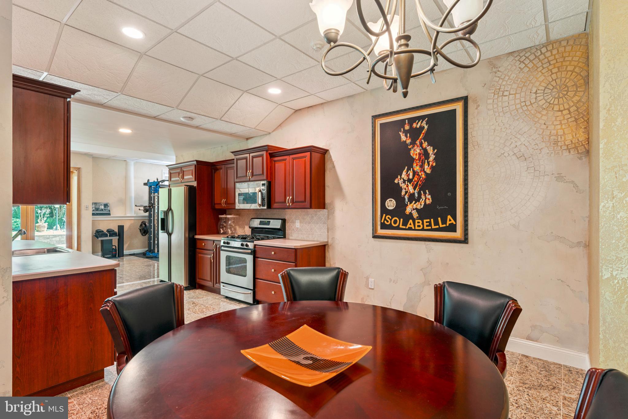 CHURCHVILLE MANOR - Residential