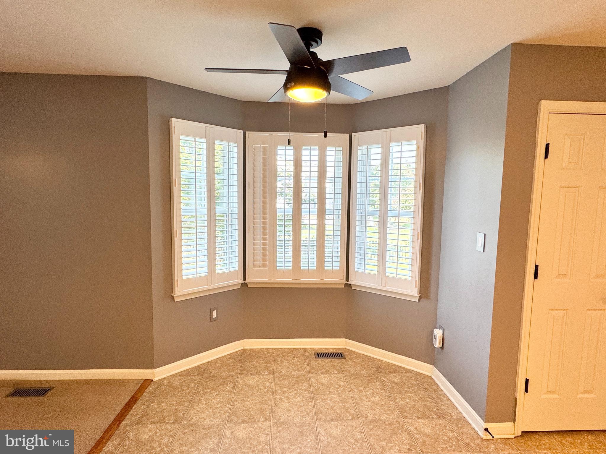 STAFFORD LAKES VILLAGE - Residential Lease