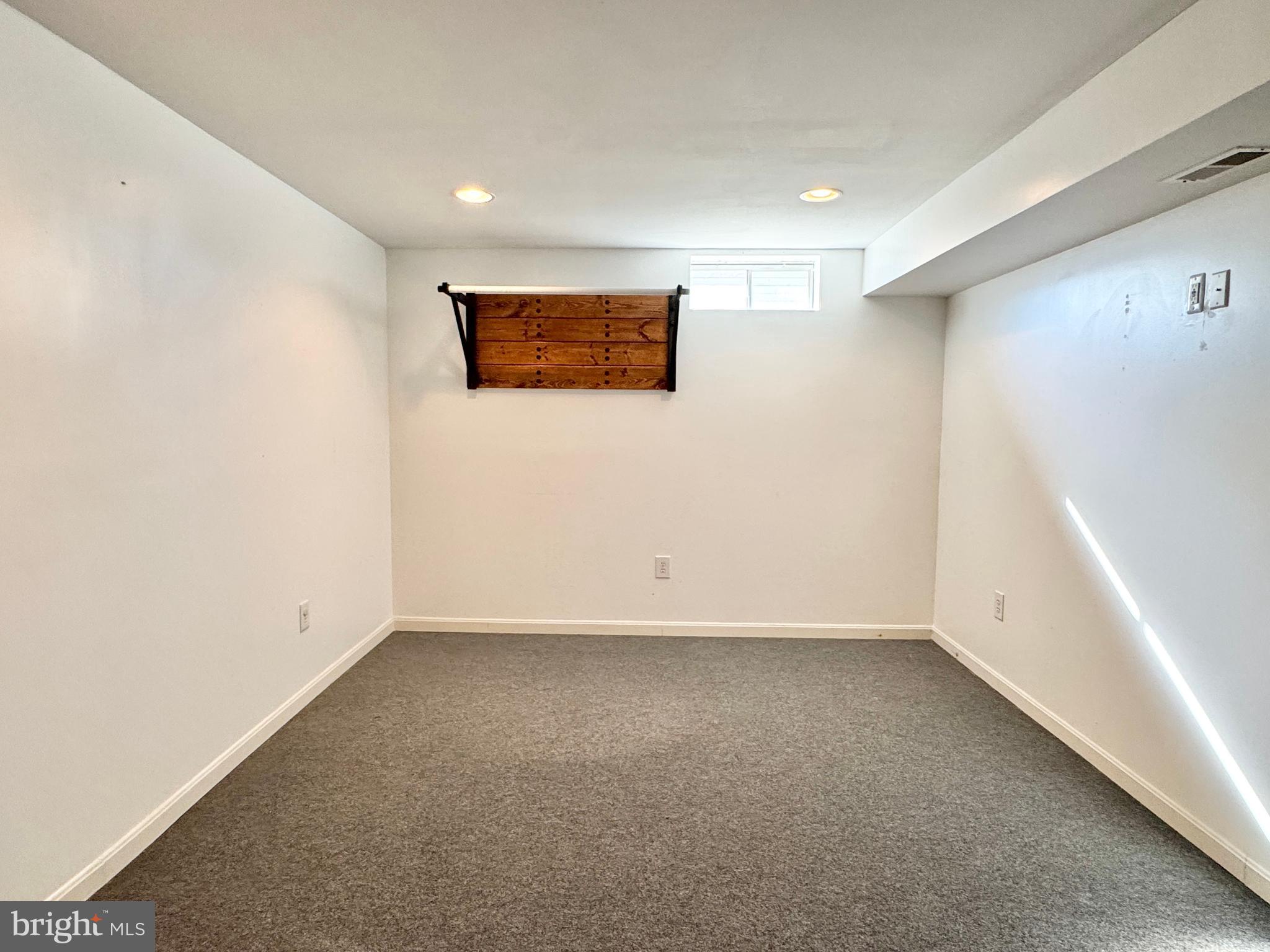 STAFFORD LAKES VILLAGE - Residential Lease