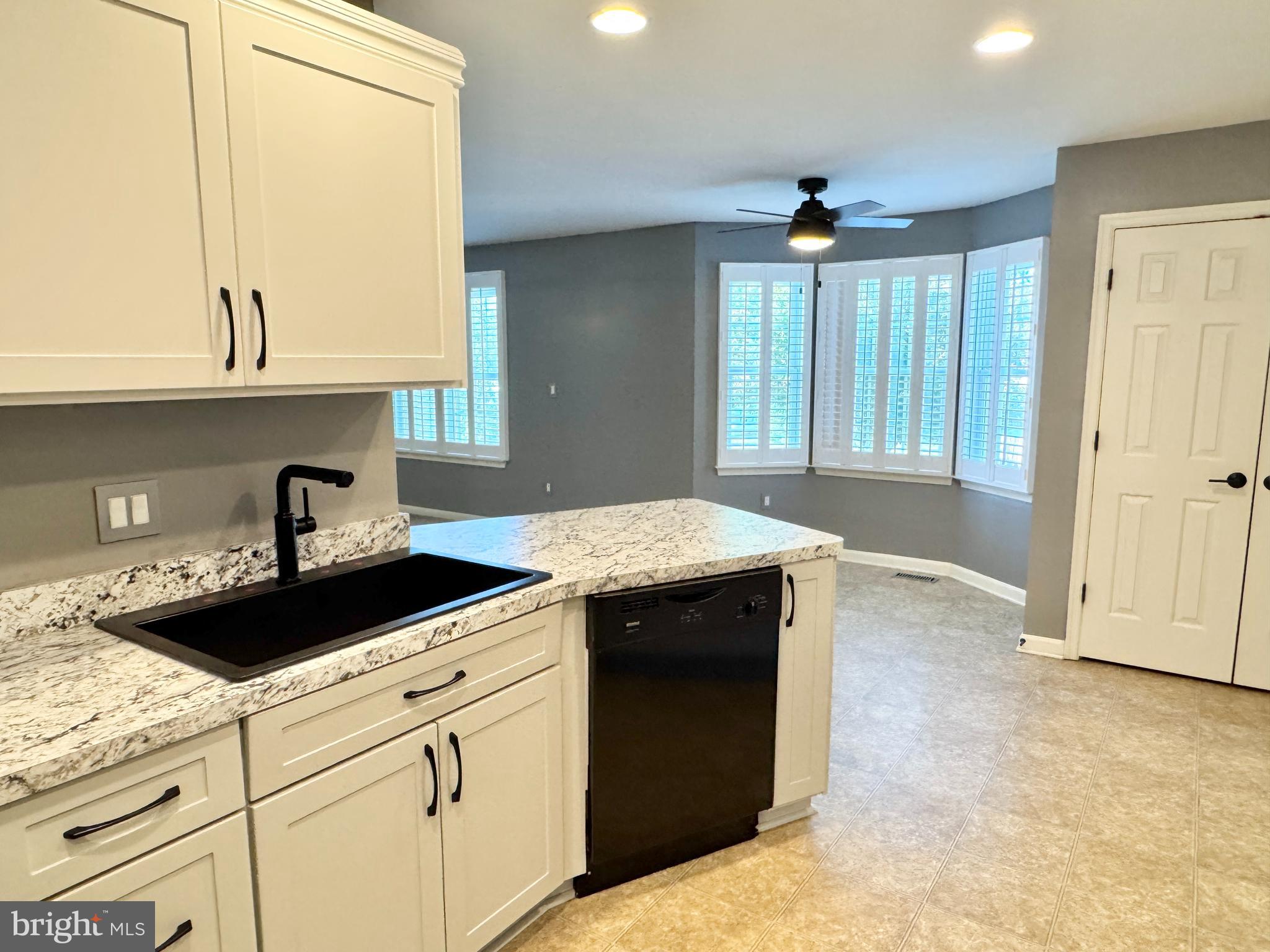 STAFFORD LAKES VILLAGE - Residential Lease