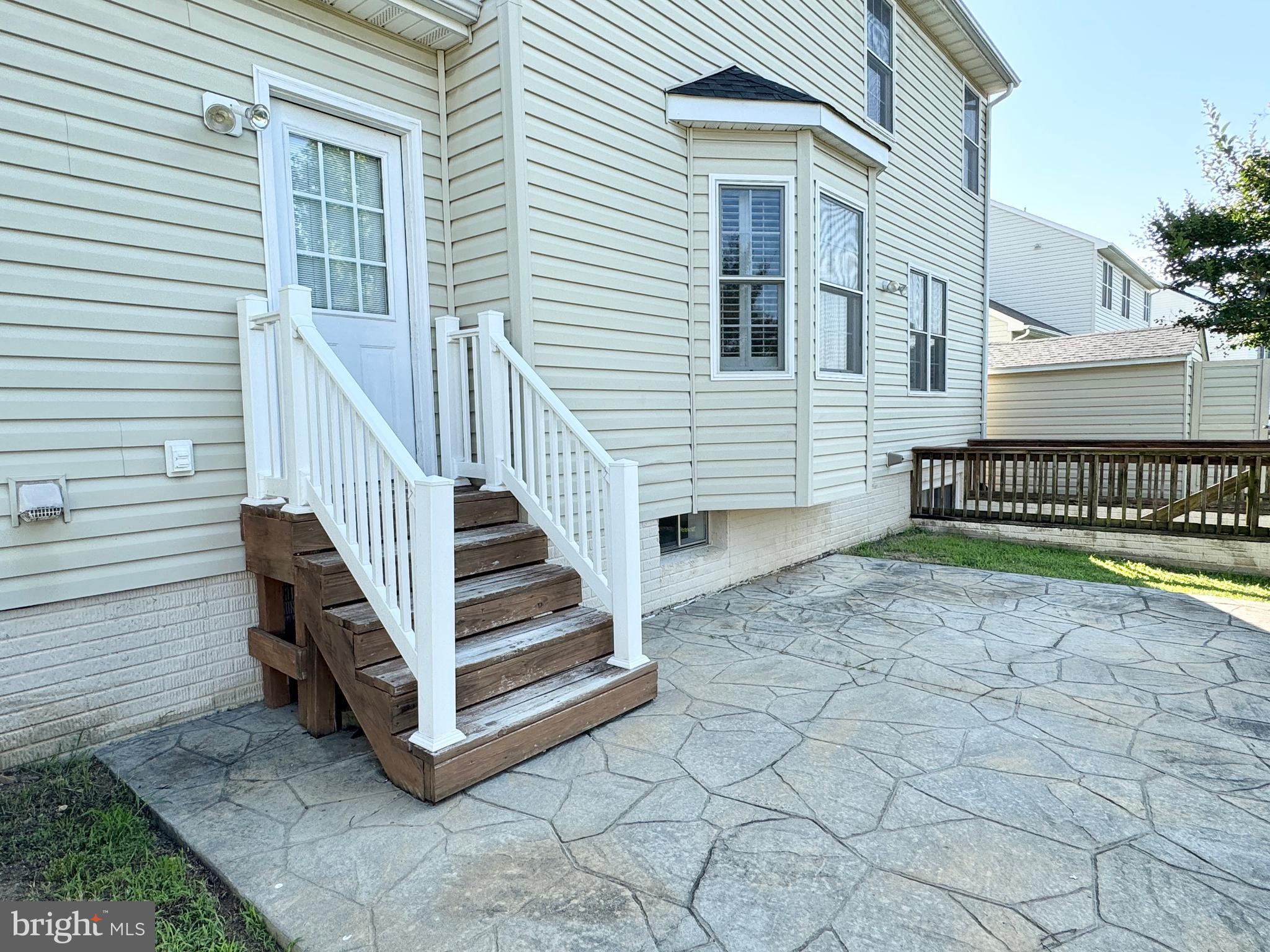 STAFFORD LAKES VILLAGE - Residential Lease