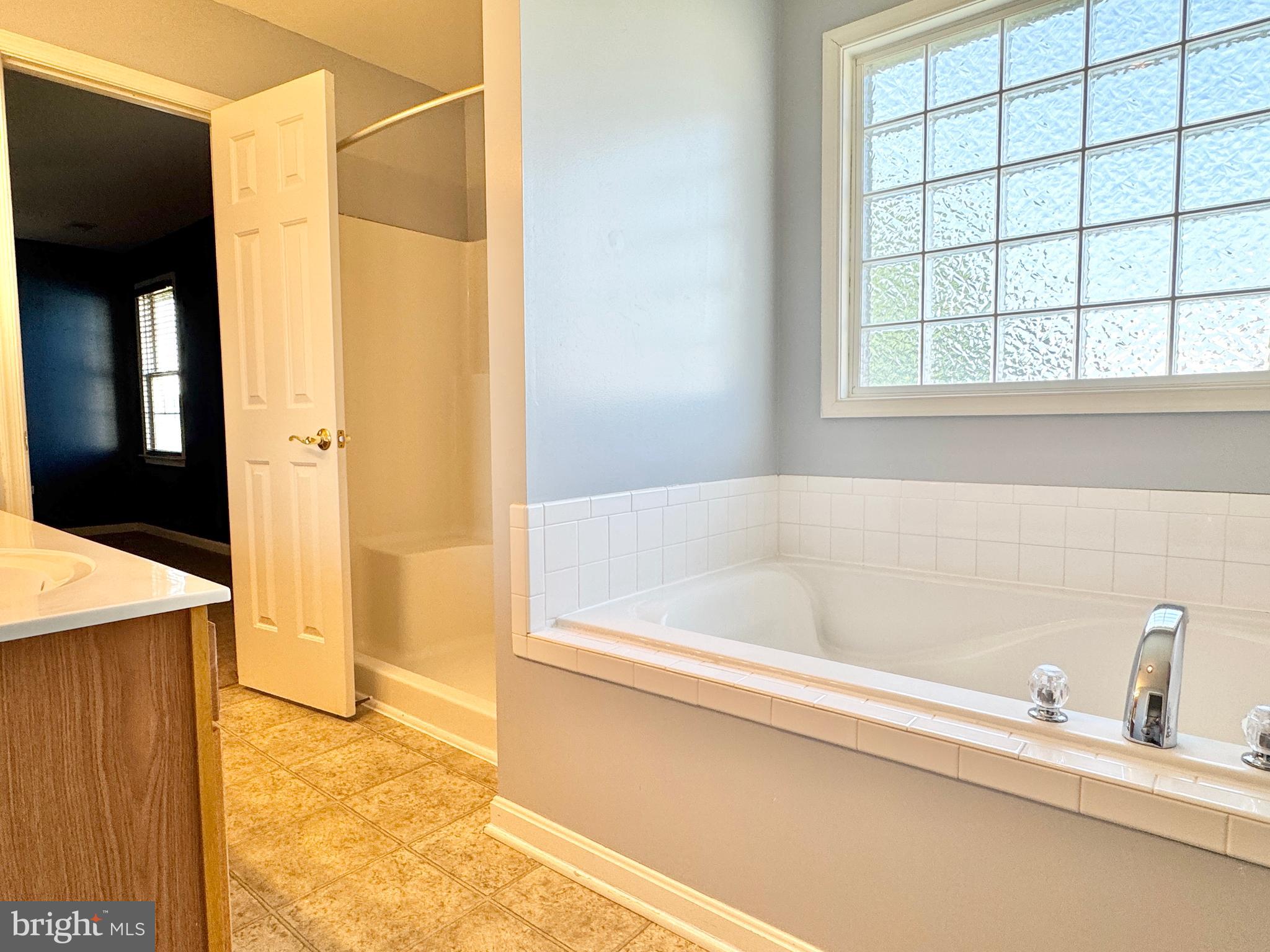 STAFFORD LAKES VILLAGE - Residential Lease