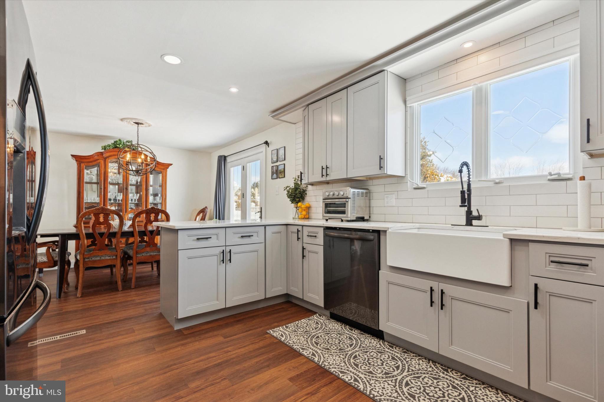 BURGUNDY HILLS - Residential