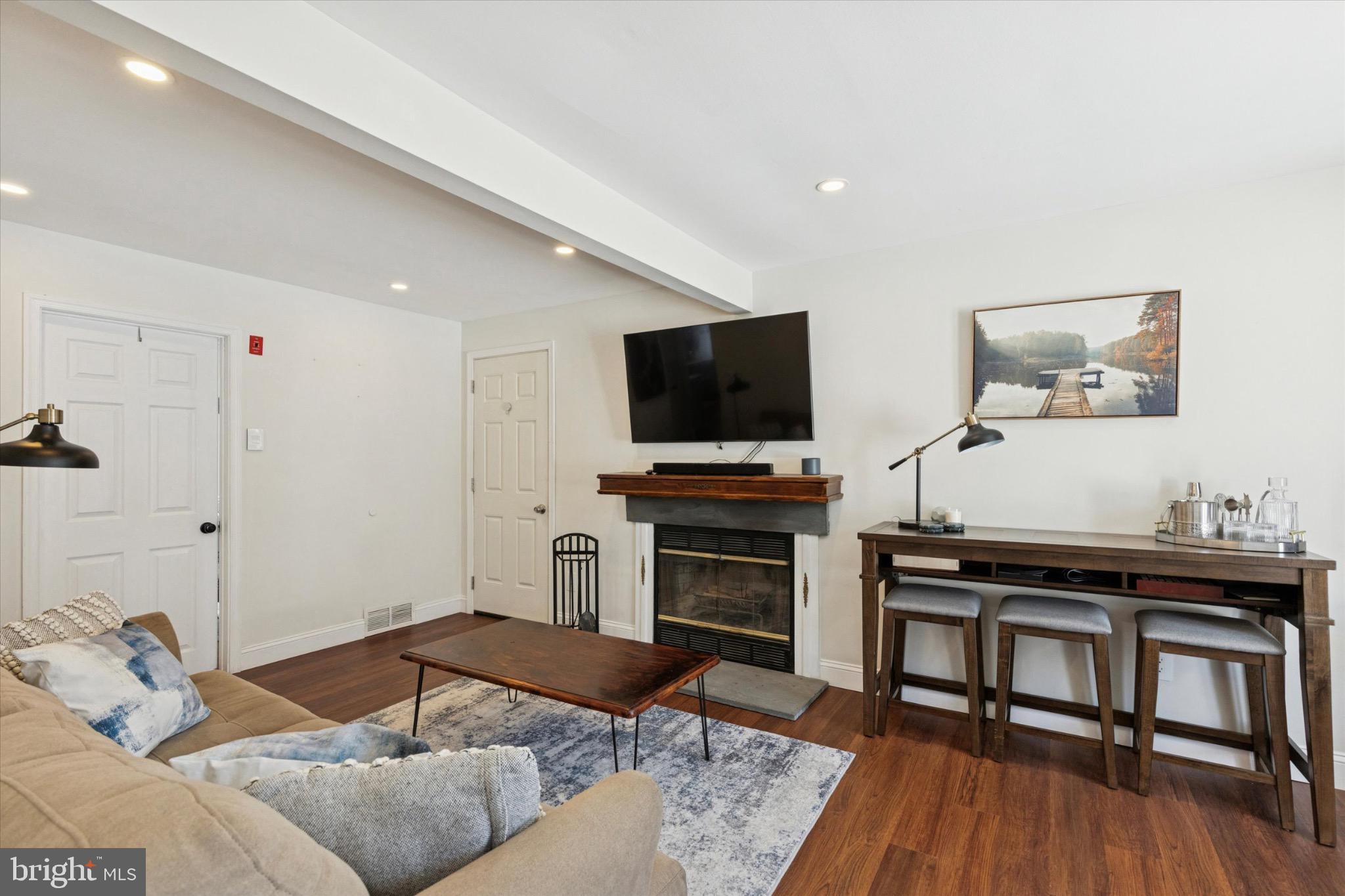 BURGUNDY HILLS - Residential