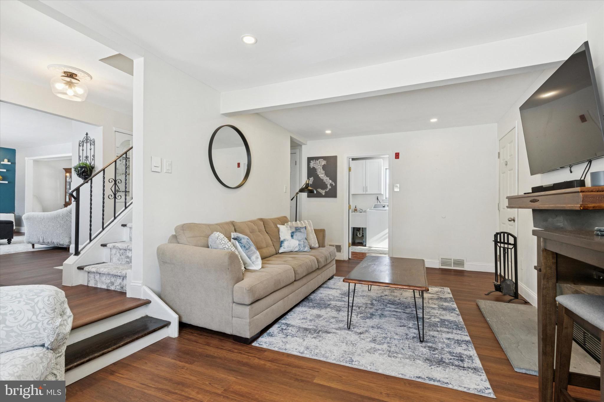 BURGUNDY HILLS - Residential