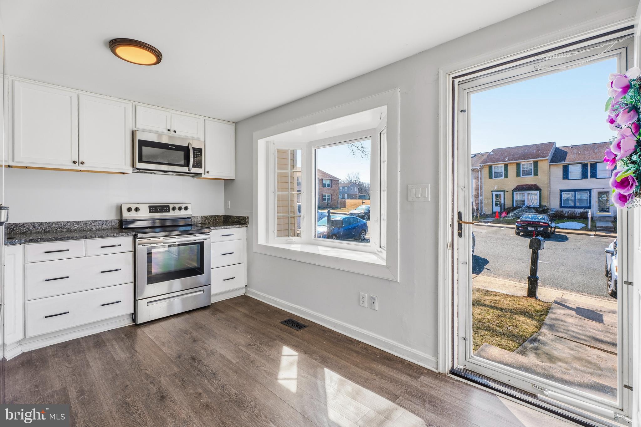 KINGS COURT - Residential