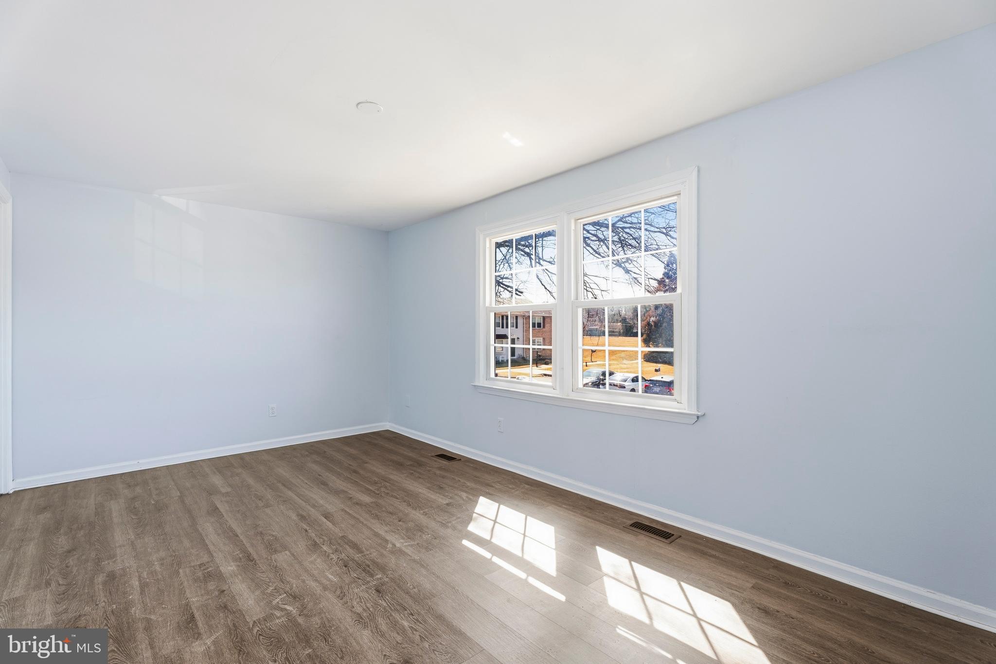 KINGS COURT - Residential