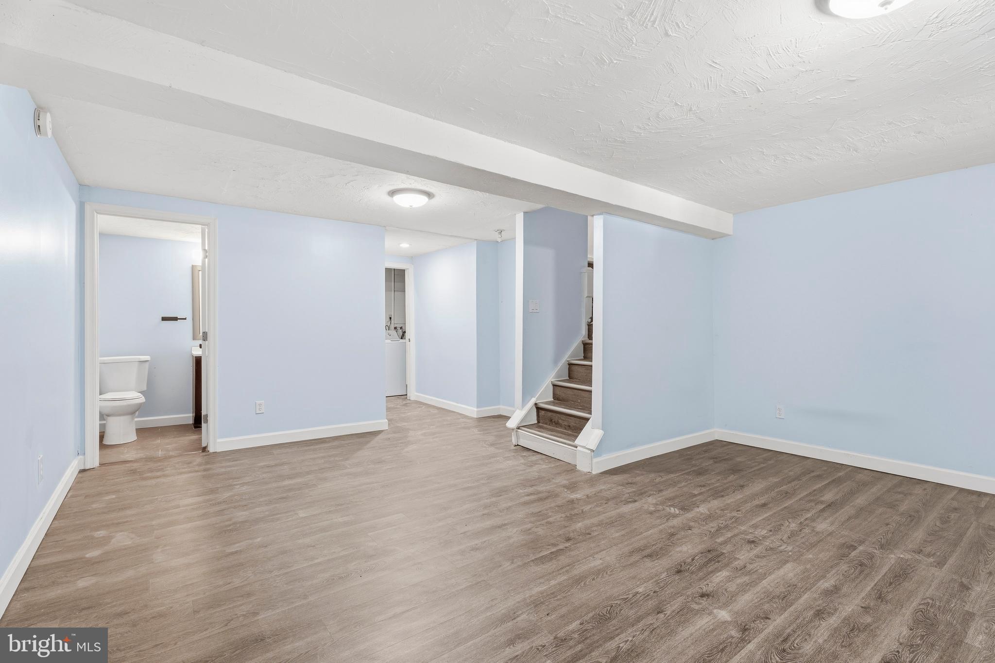 KINGS COURT - Residential