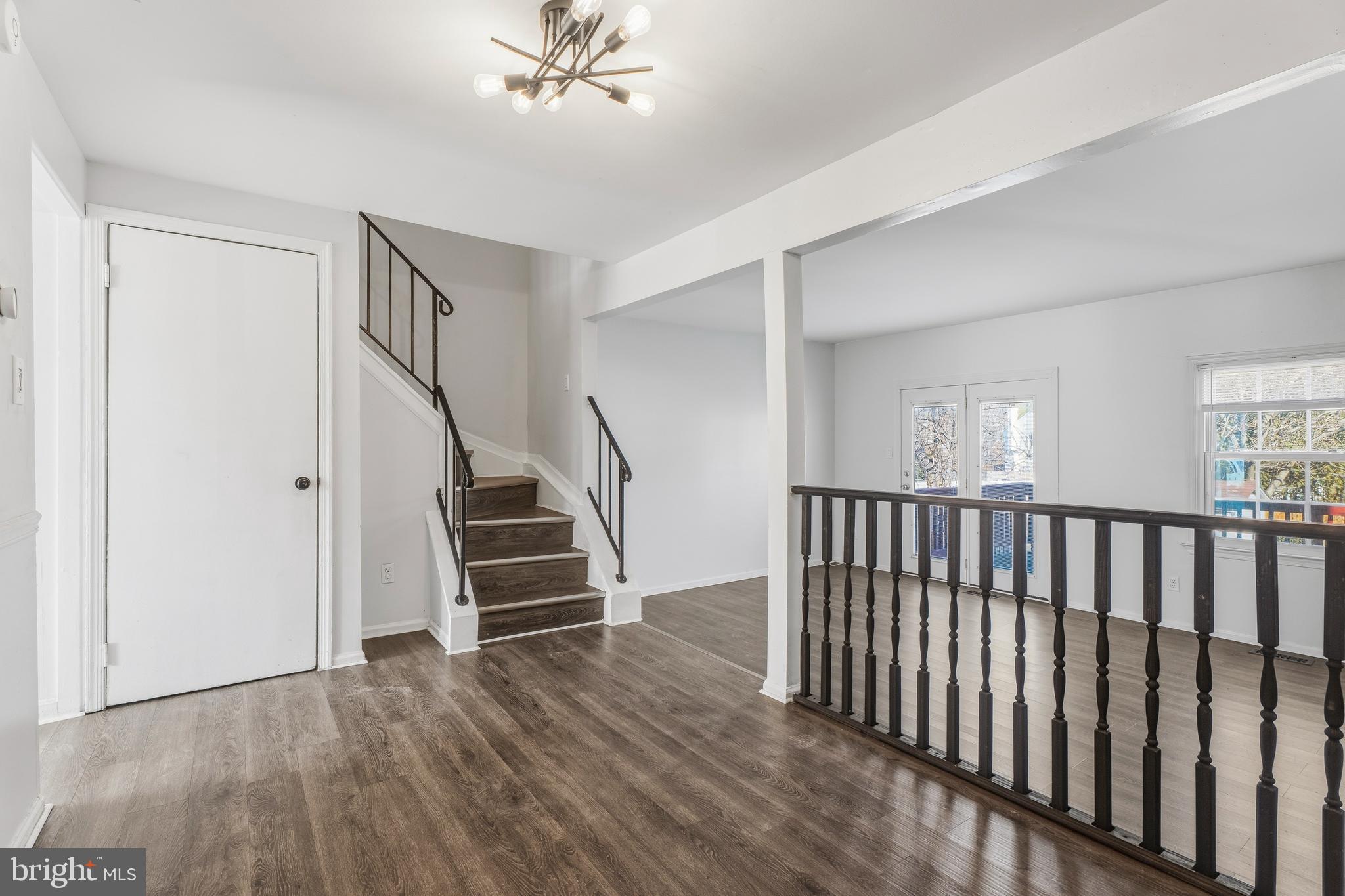 KINGS COURT - Residential