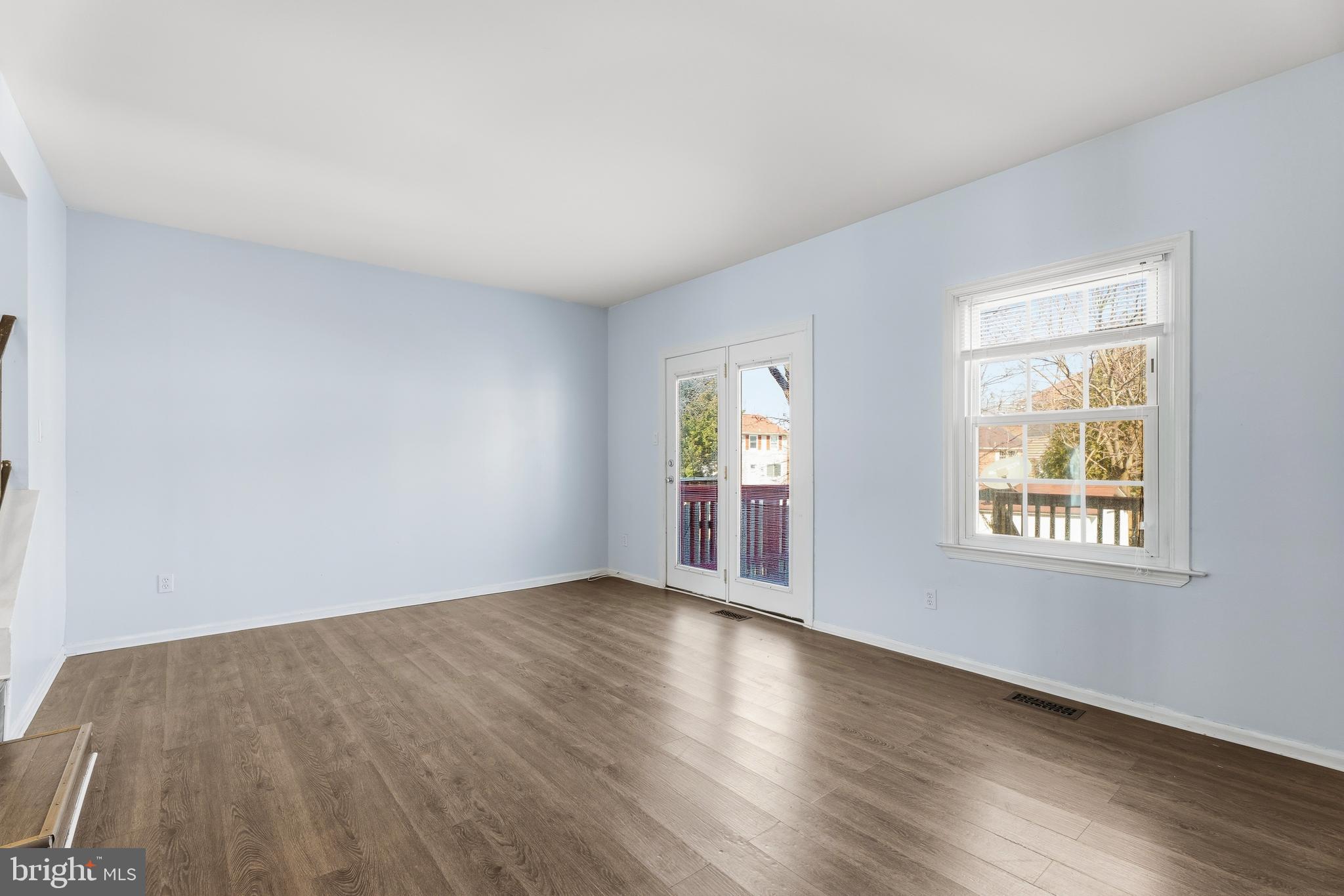 KINGS COURT - Residential