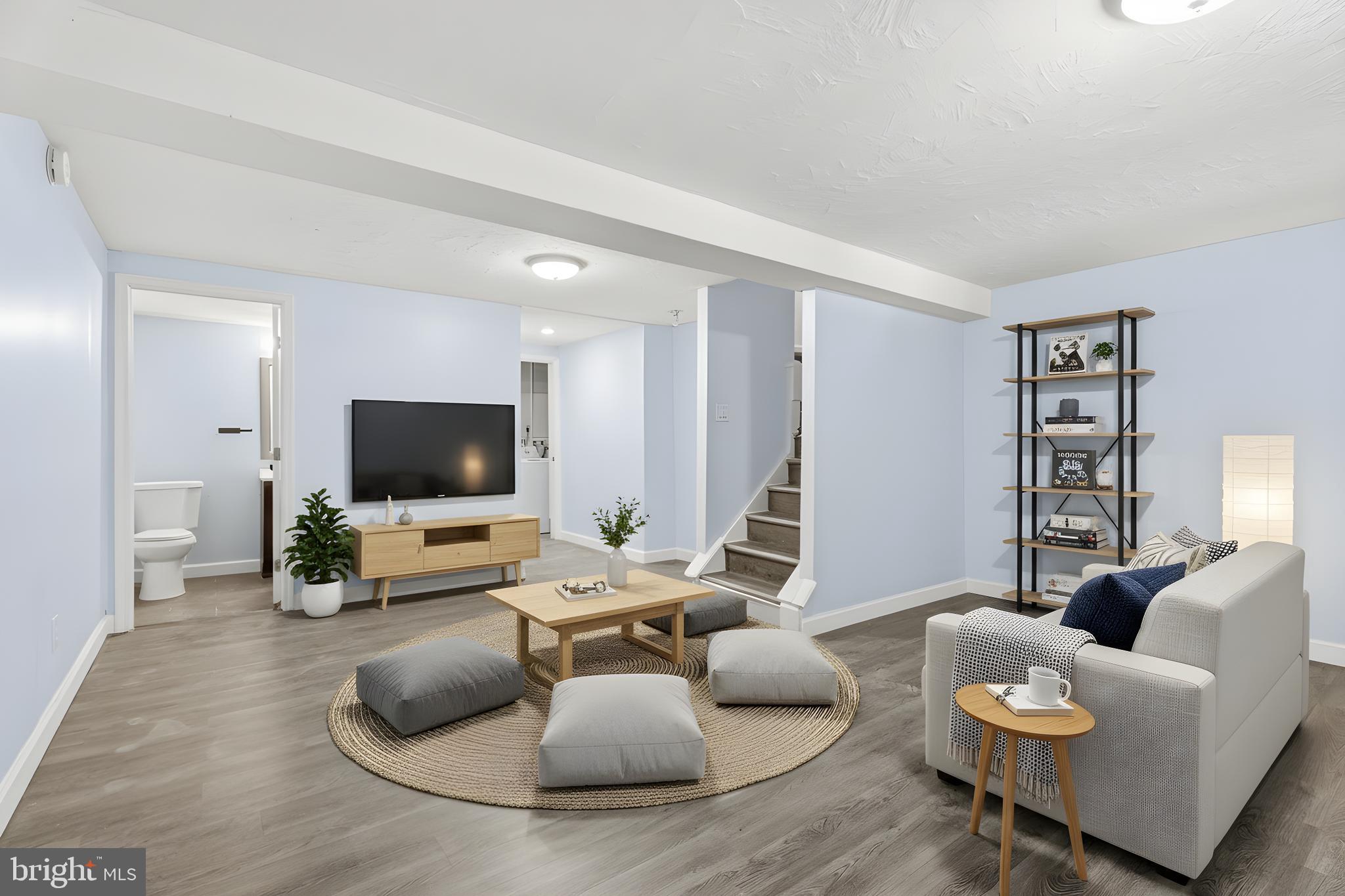 KINGS COURT - Residential