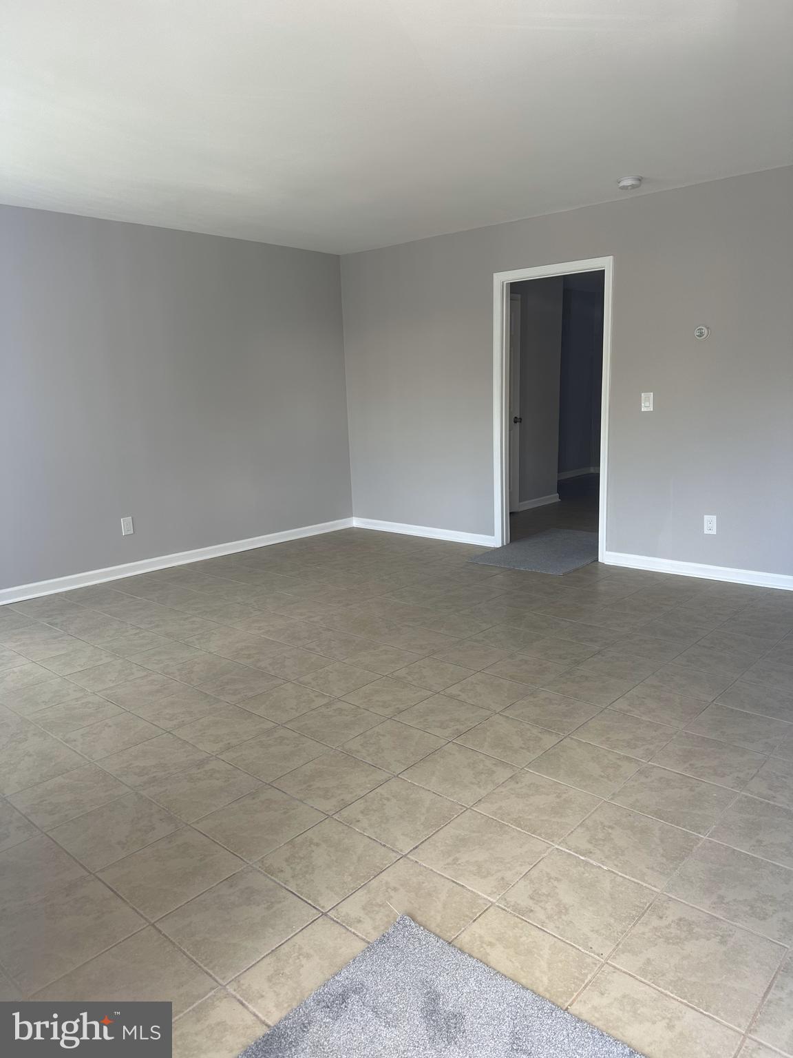 TOWN & COUNTRY TOWNHOUSES - Residential