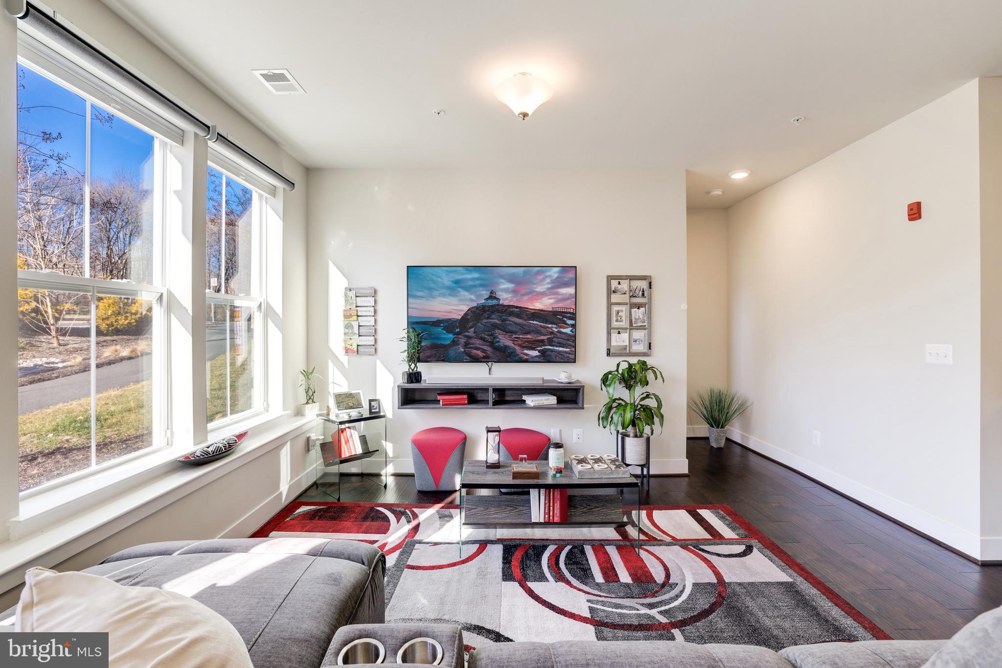 1951 RESTON VALLEY WAY 1