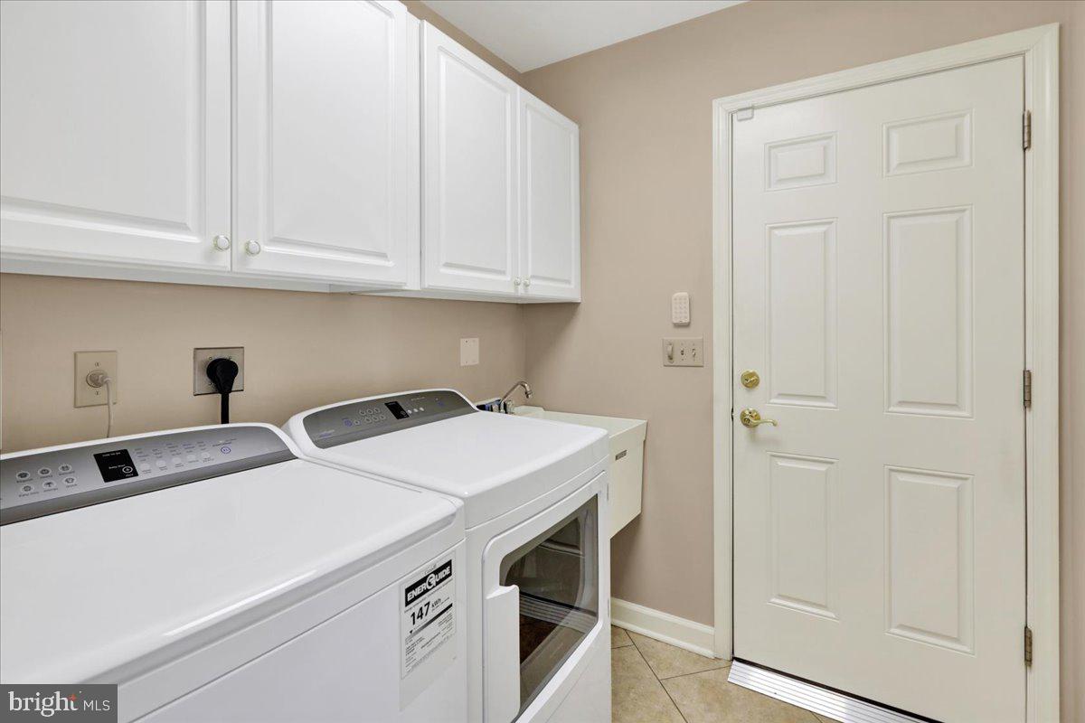 WOODS EDGE - Residential