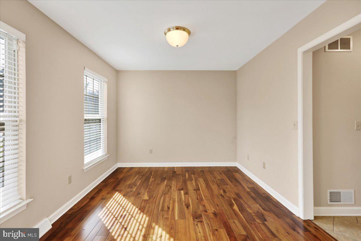 WOODS EDGE - Residential