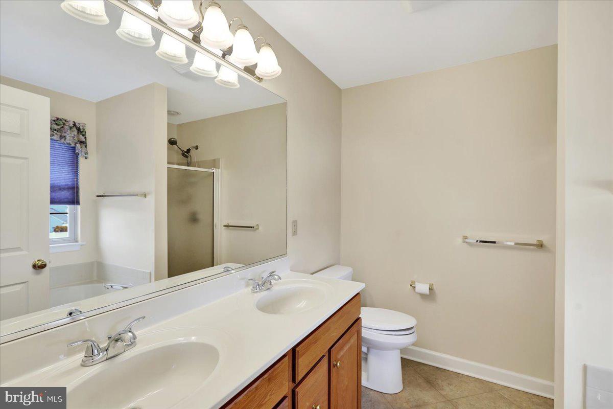 WOODS EDGE - Residential