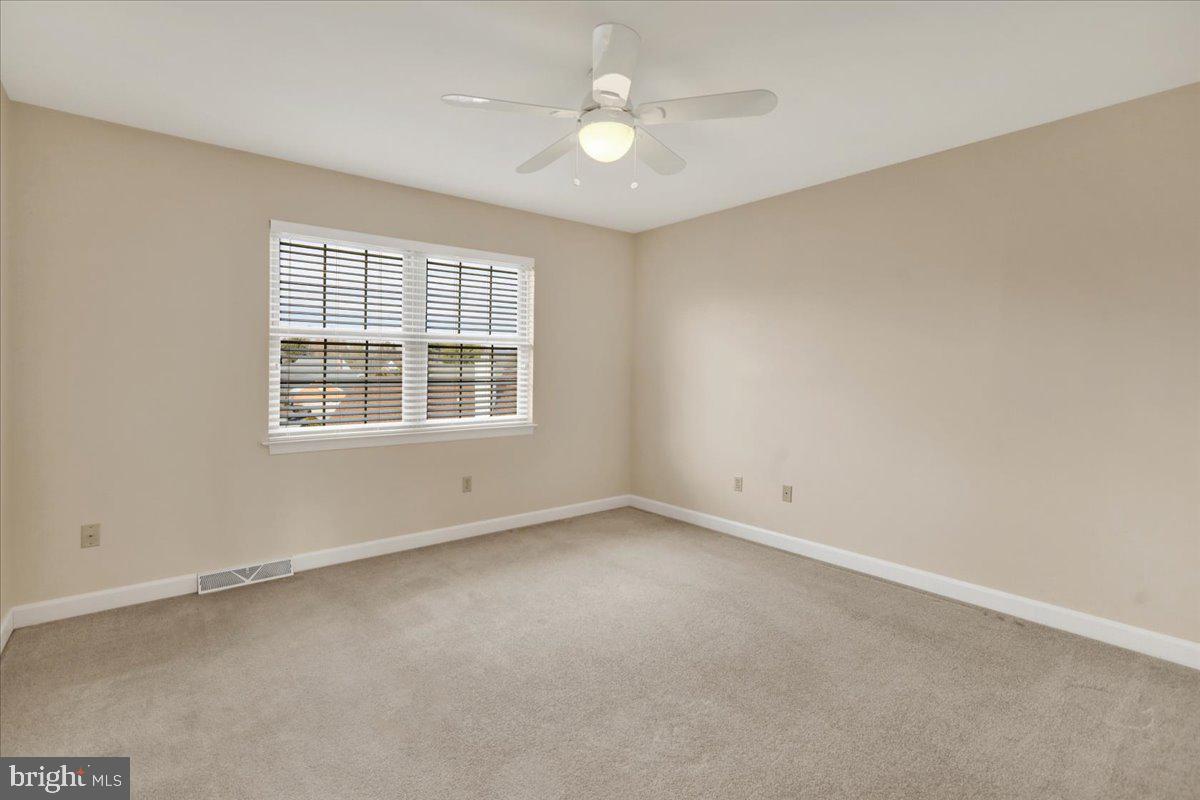 WOODS EDGE - Residential