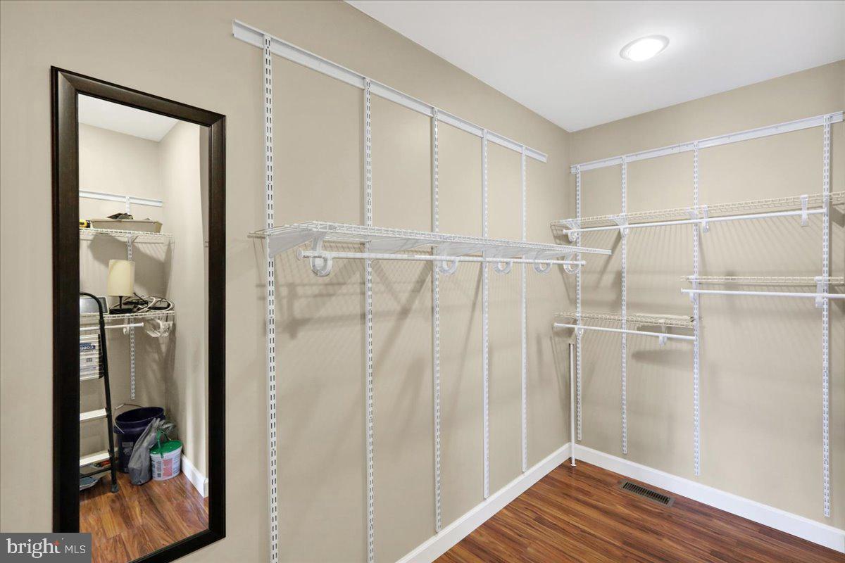 WOODS EDGE - Residential