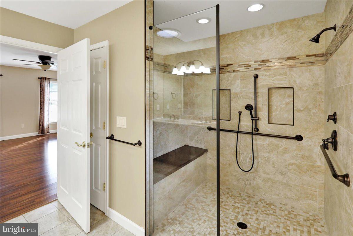 WOODS EDGE - Residential