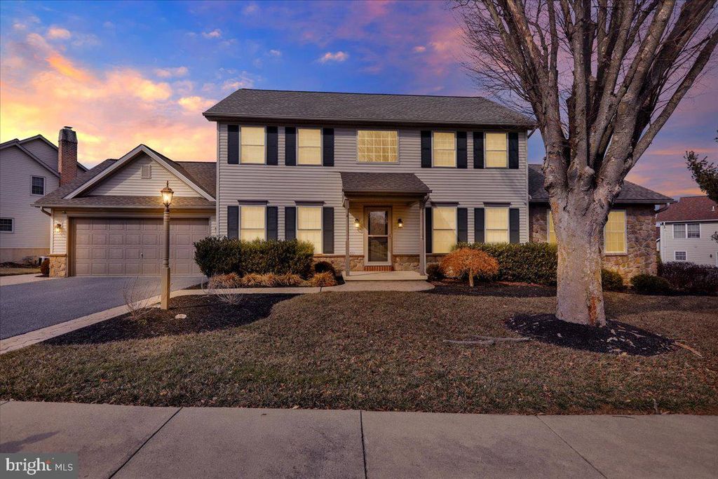 Photo of 312 Bent Tree Drive, LANCASTER, PA 17603 (MLS # PALA2063102)