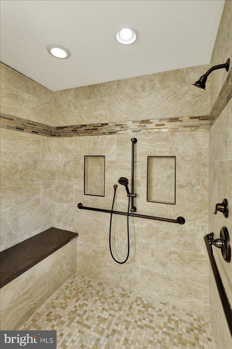 WOODS EDGE - Residential