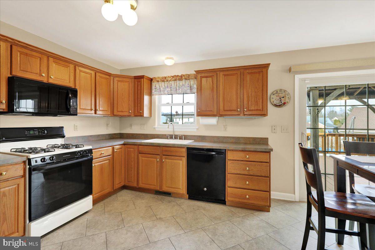 WOODS EDGE - Residential