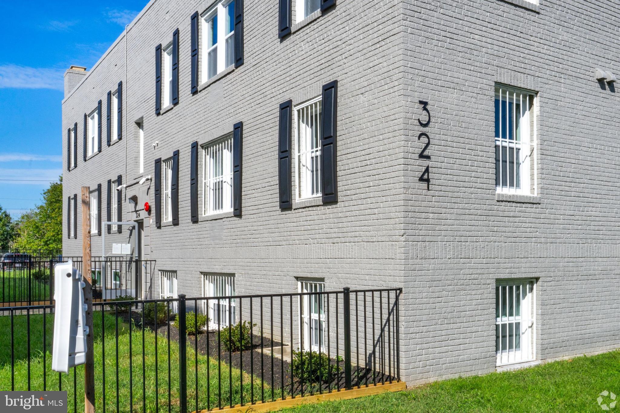 Photo 1 of 5 — 324 61ST STREET NE 5, WASHINGTON, DC 20019