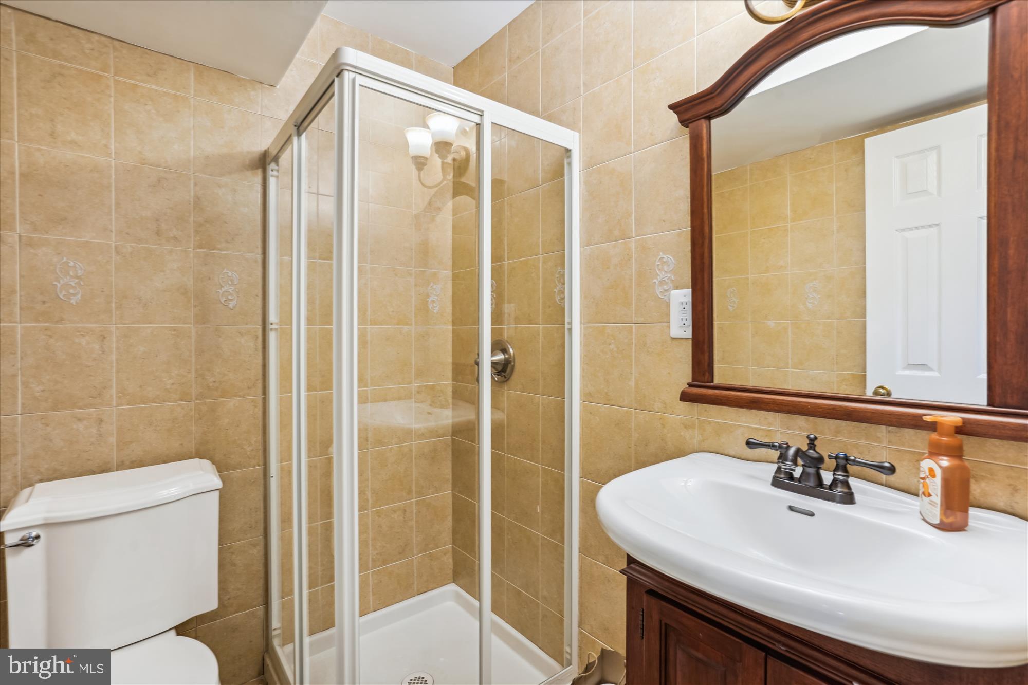 BARDEN OAKS - Residential Lease