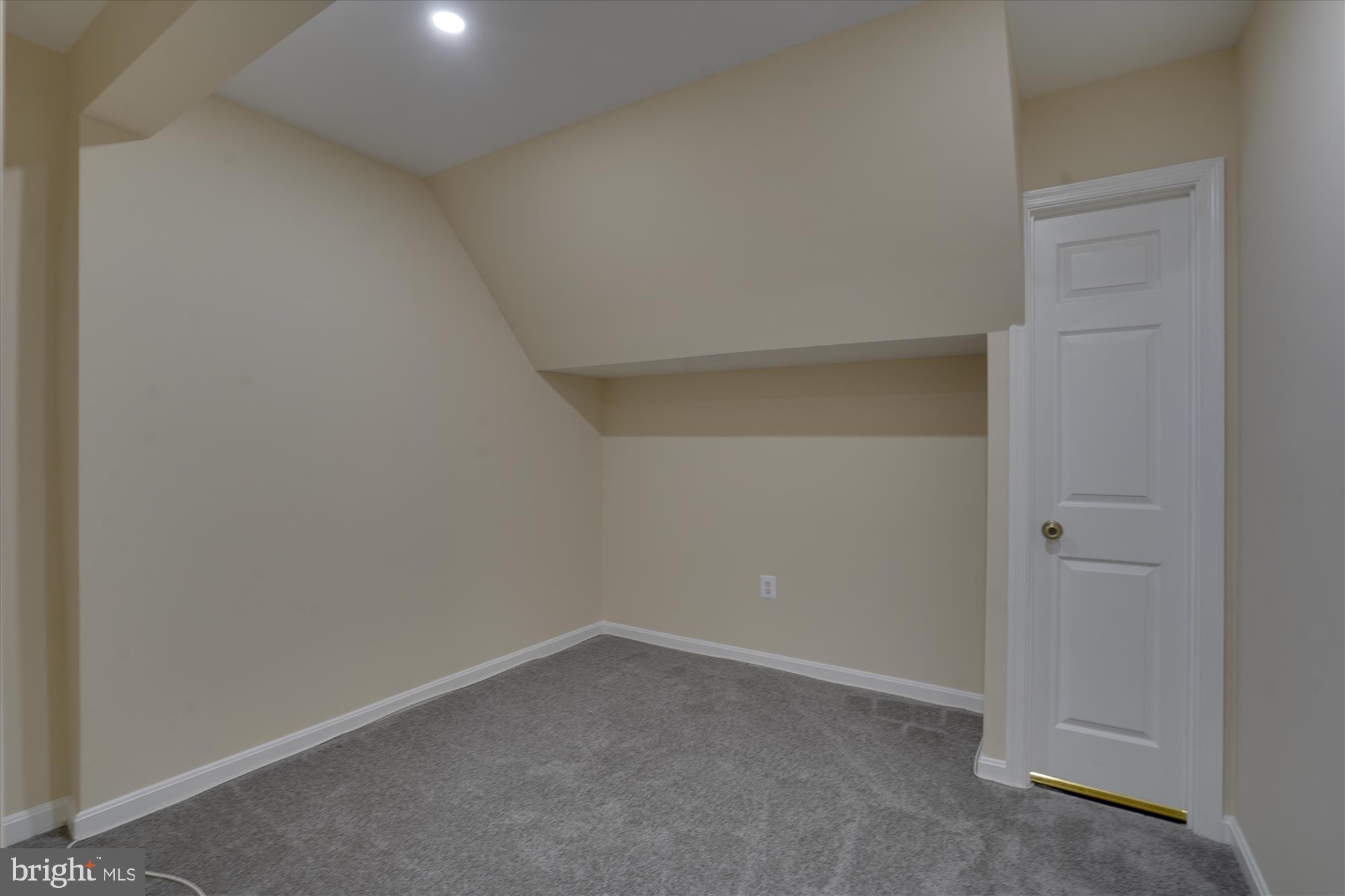 BARDEN OAKS - Residential Lease