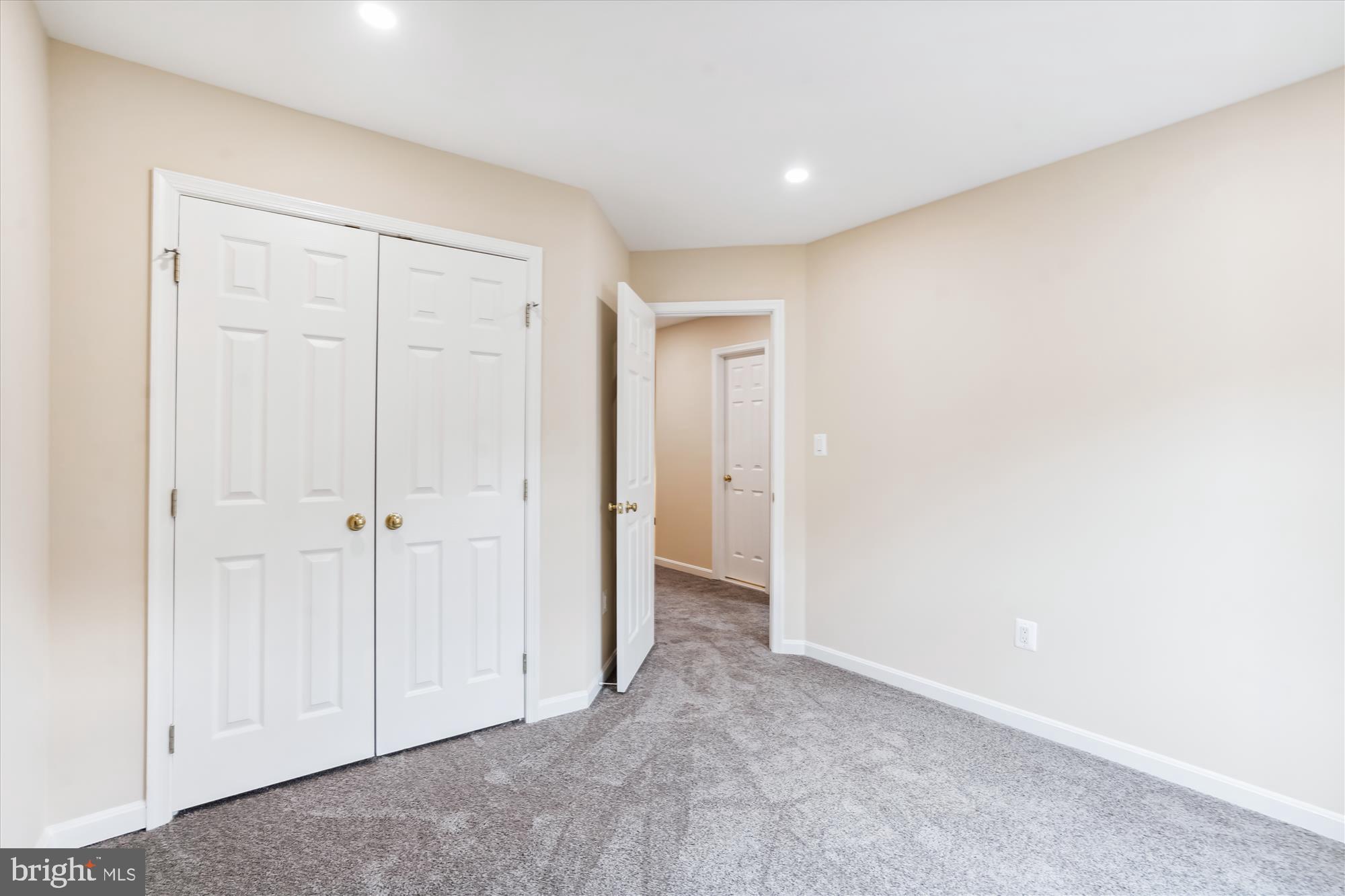 BARDEN OAKS - Residential Lease