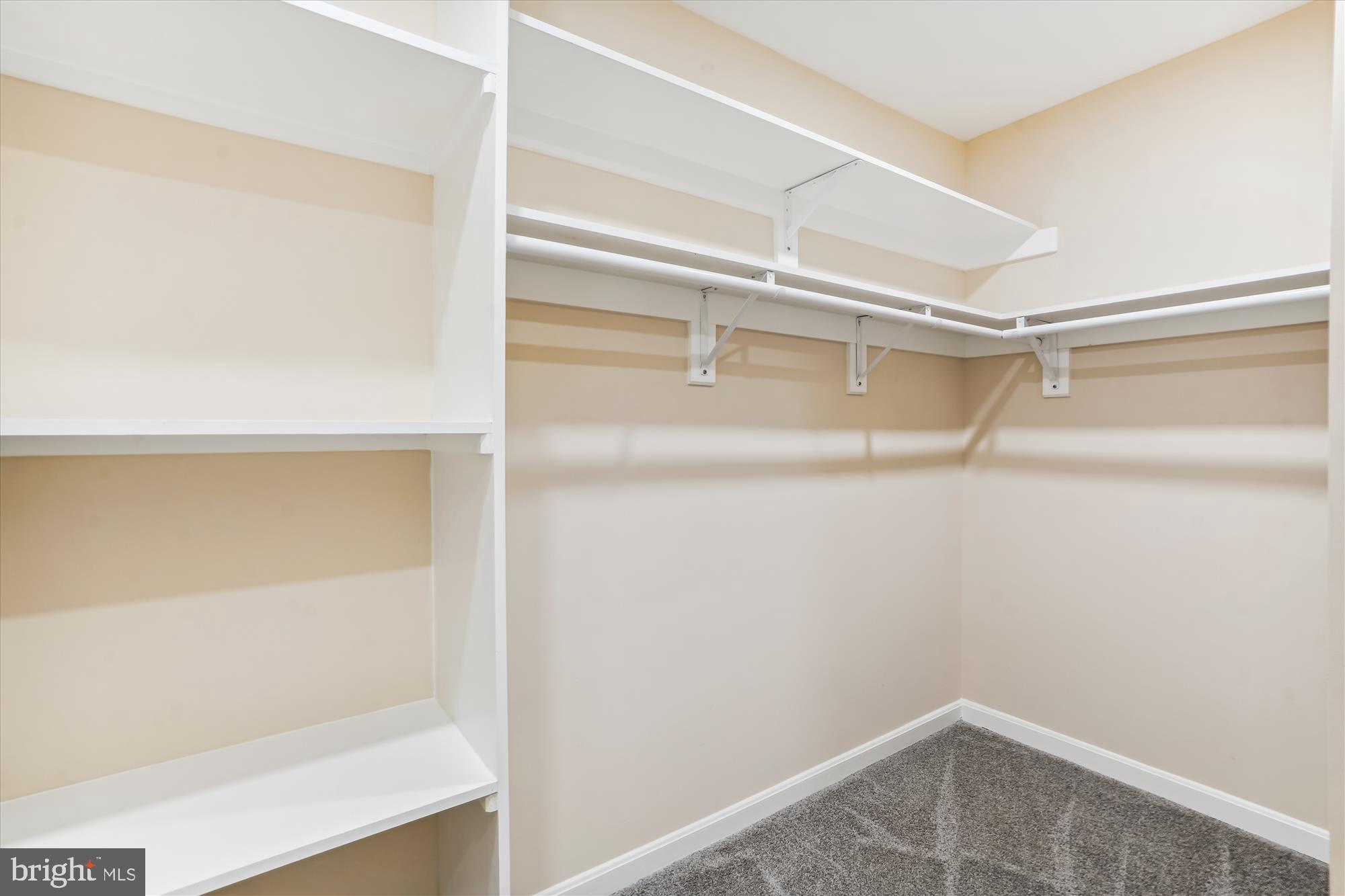 BARDEN OAKS - Residential Lease