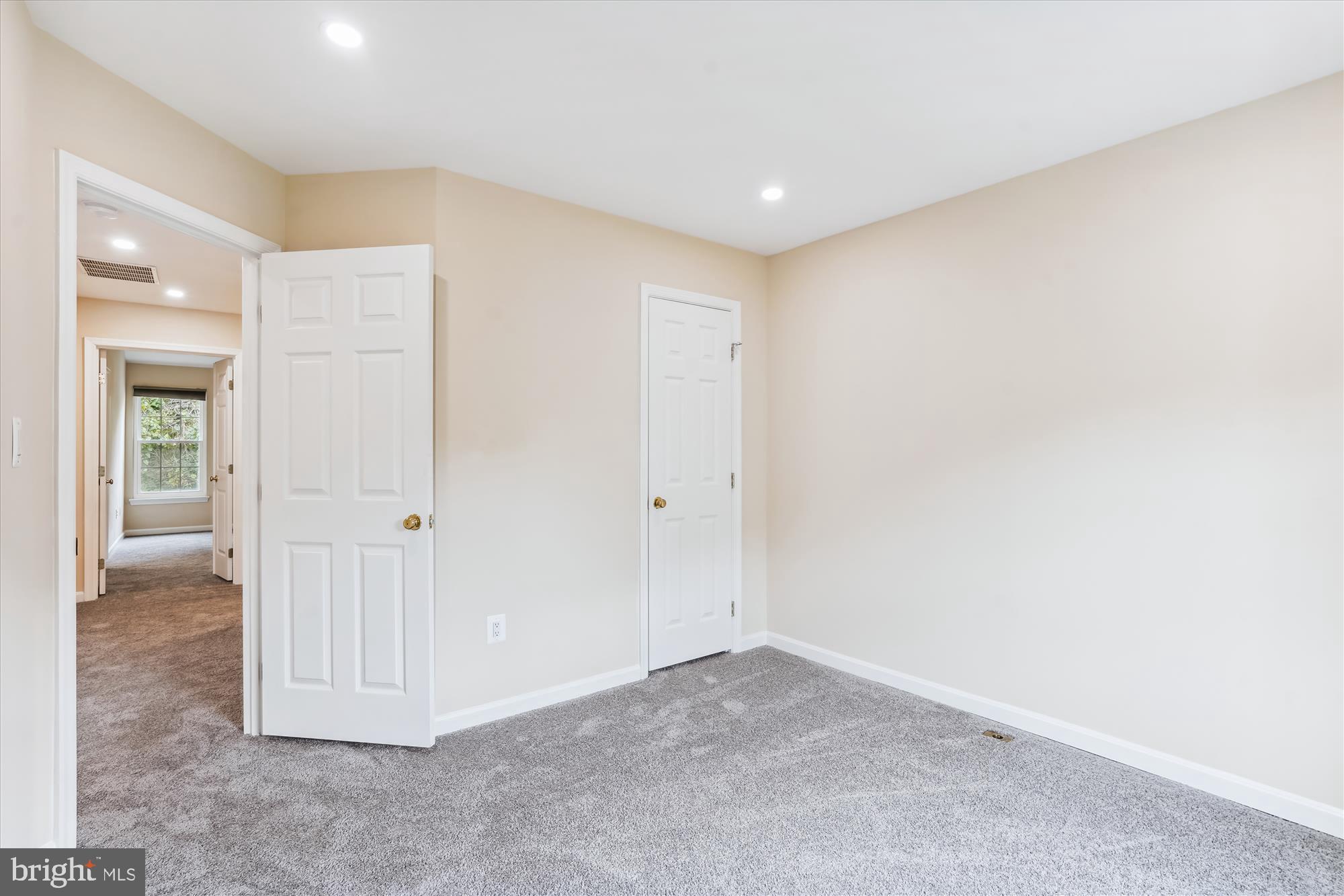 BARDEN OAKS - Residential Lease