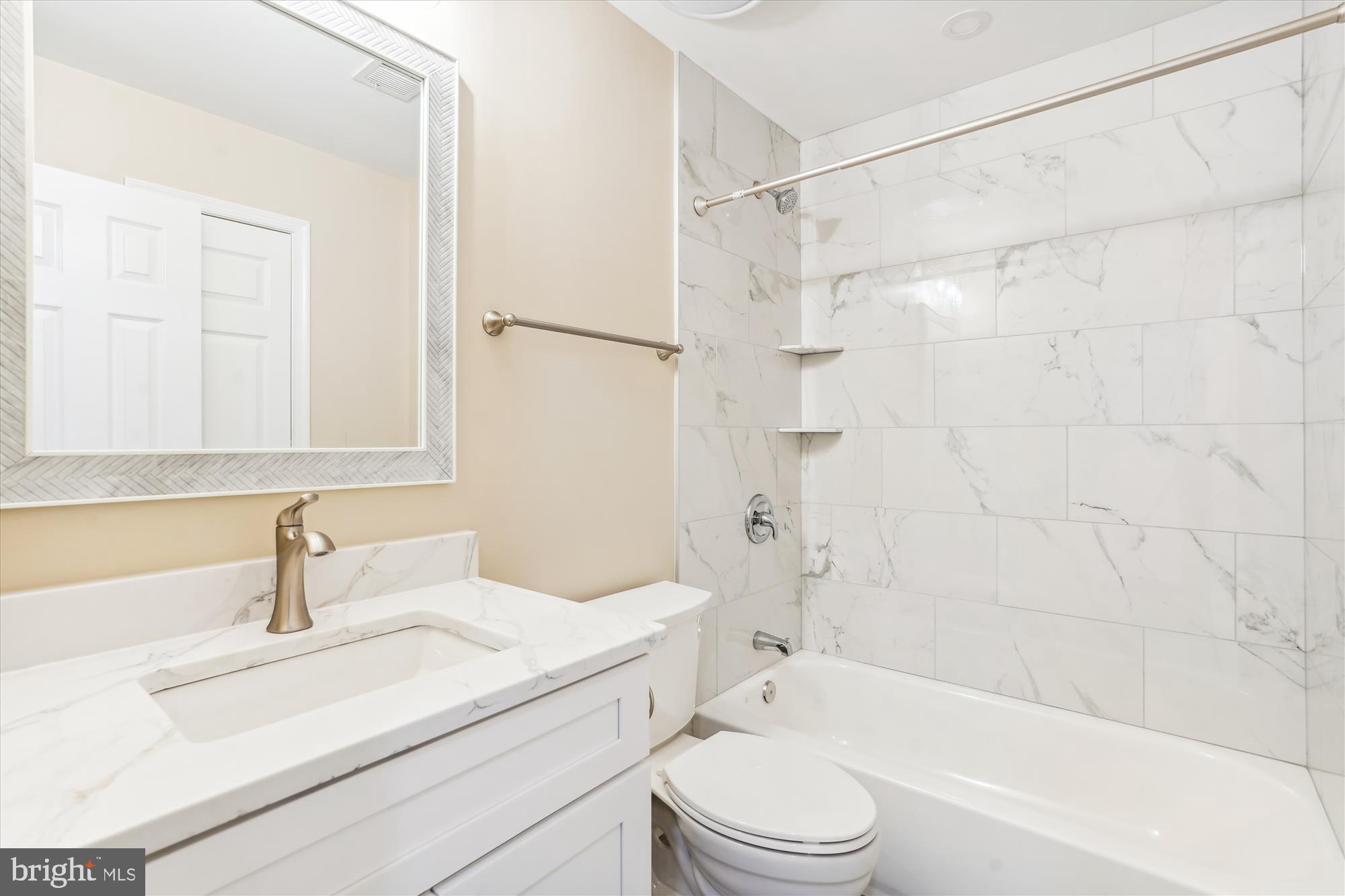 BARDEN OAKS - Residential Lease