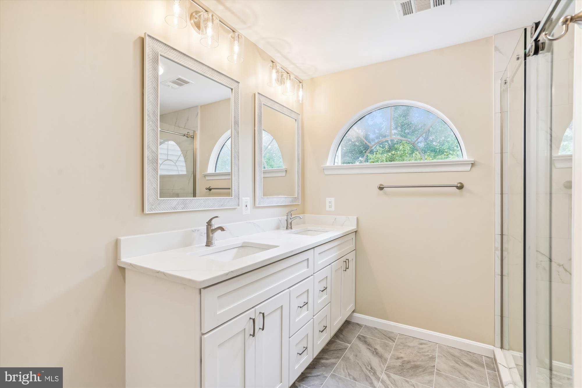 BARDEN OAKS - Residential Lease