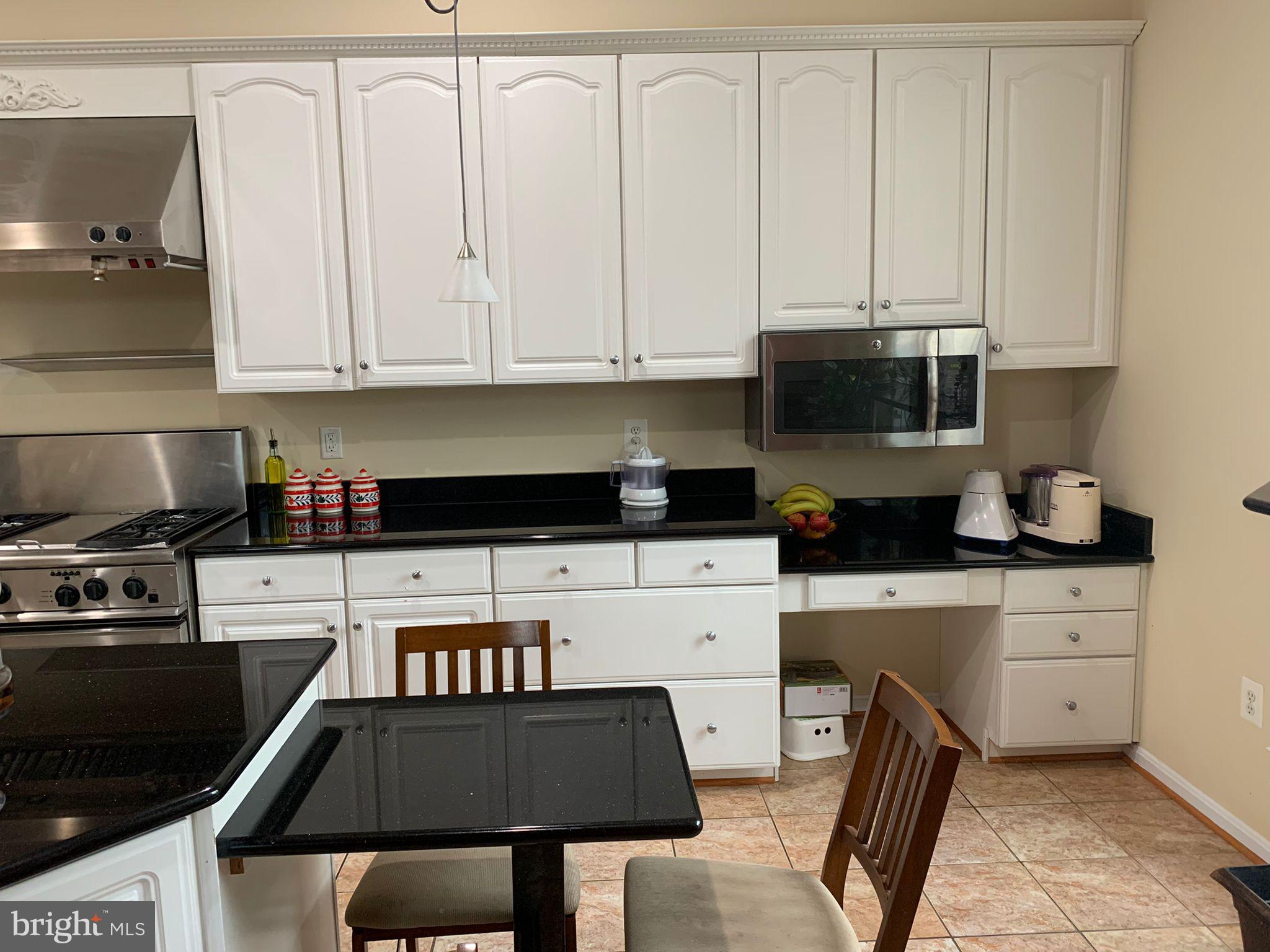 GREAT OAK - Residential Lease