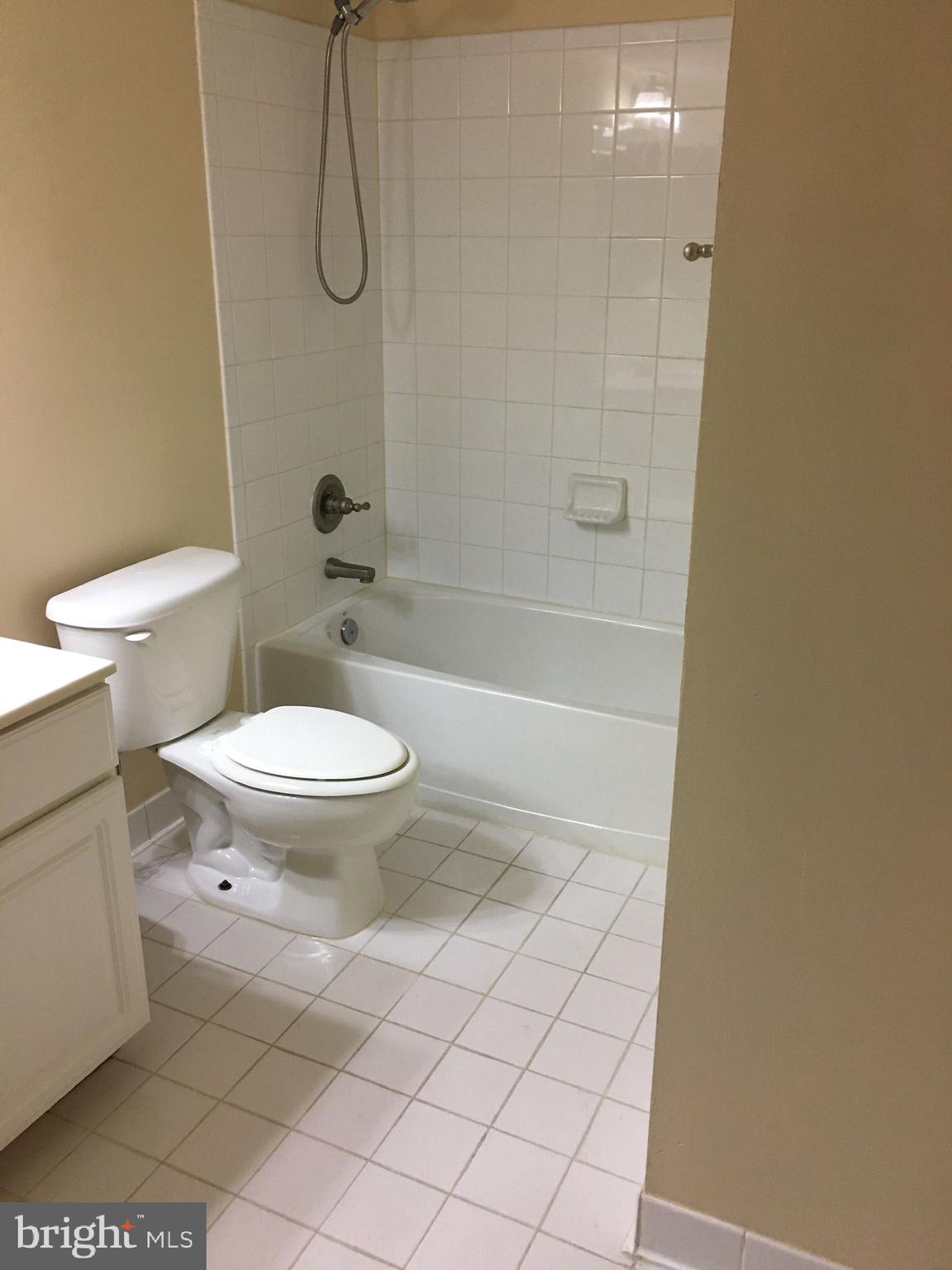 GREAT OAK - Residential Lease