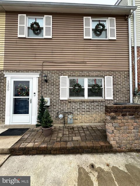 1280 FOX RUN READING PA 19606