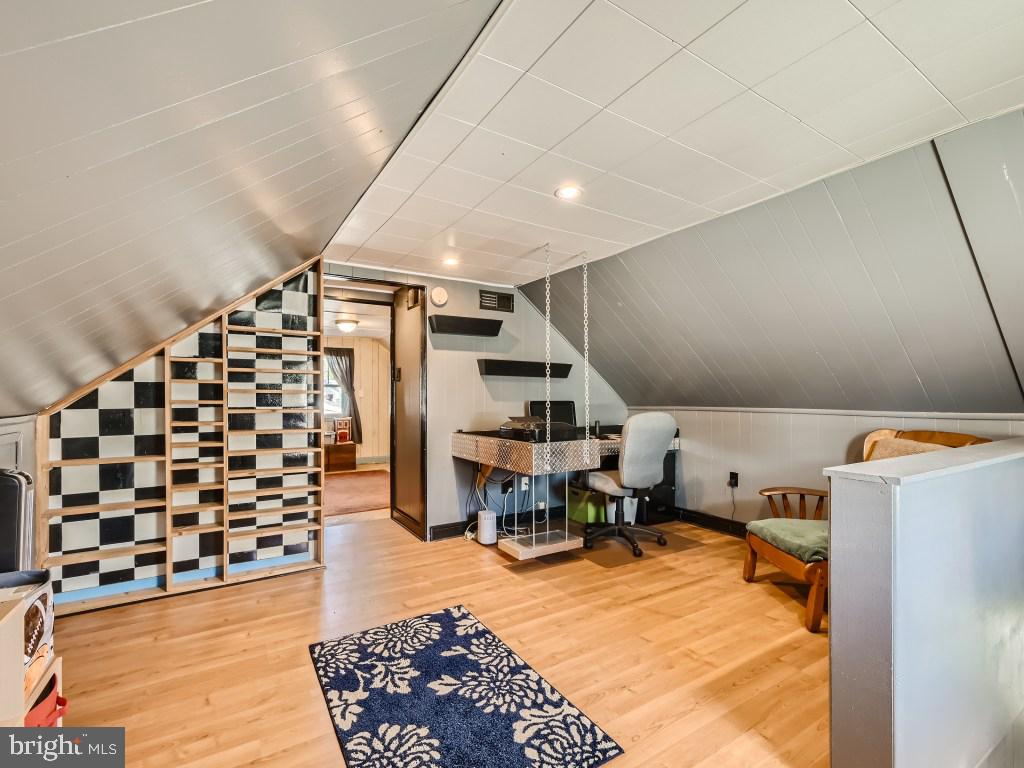 LANDSDOWNE - Residential