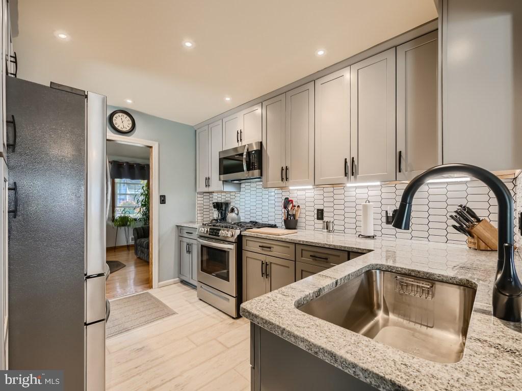 LANDSDOWNE - Residential