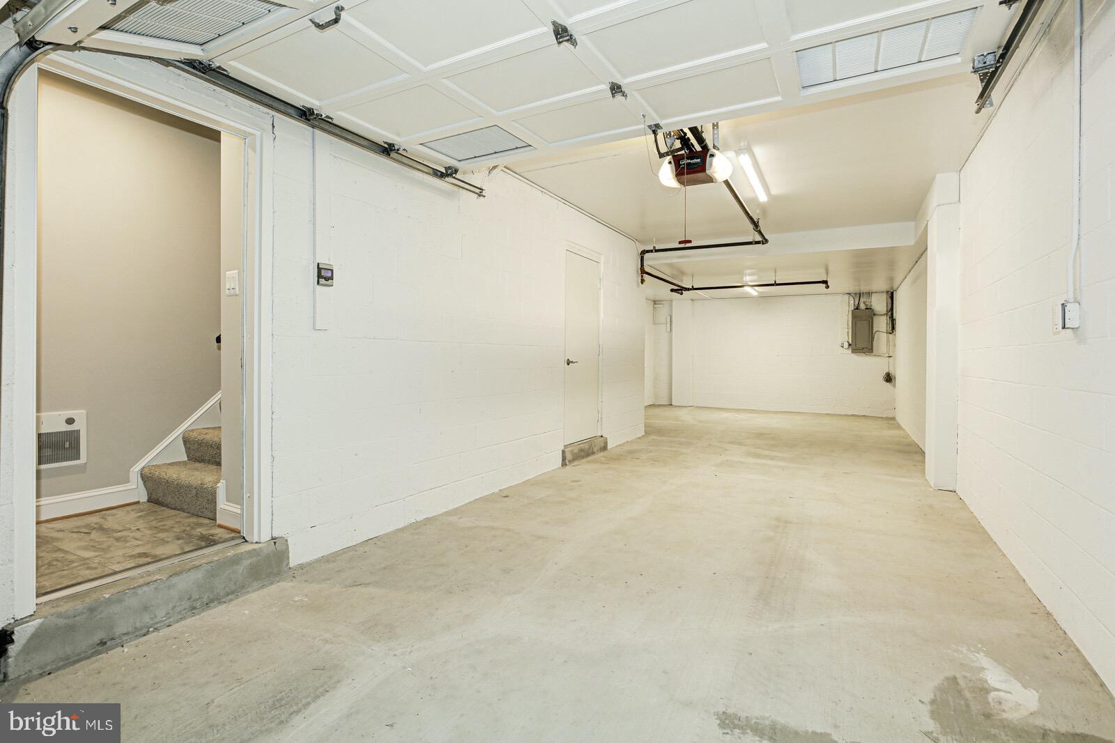 ARLINGTON RIDGE - Residential Lease