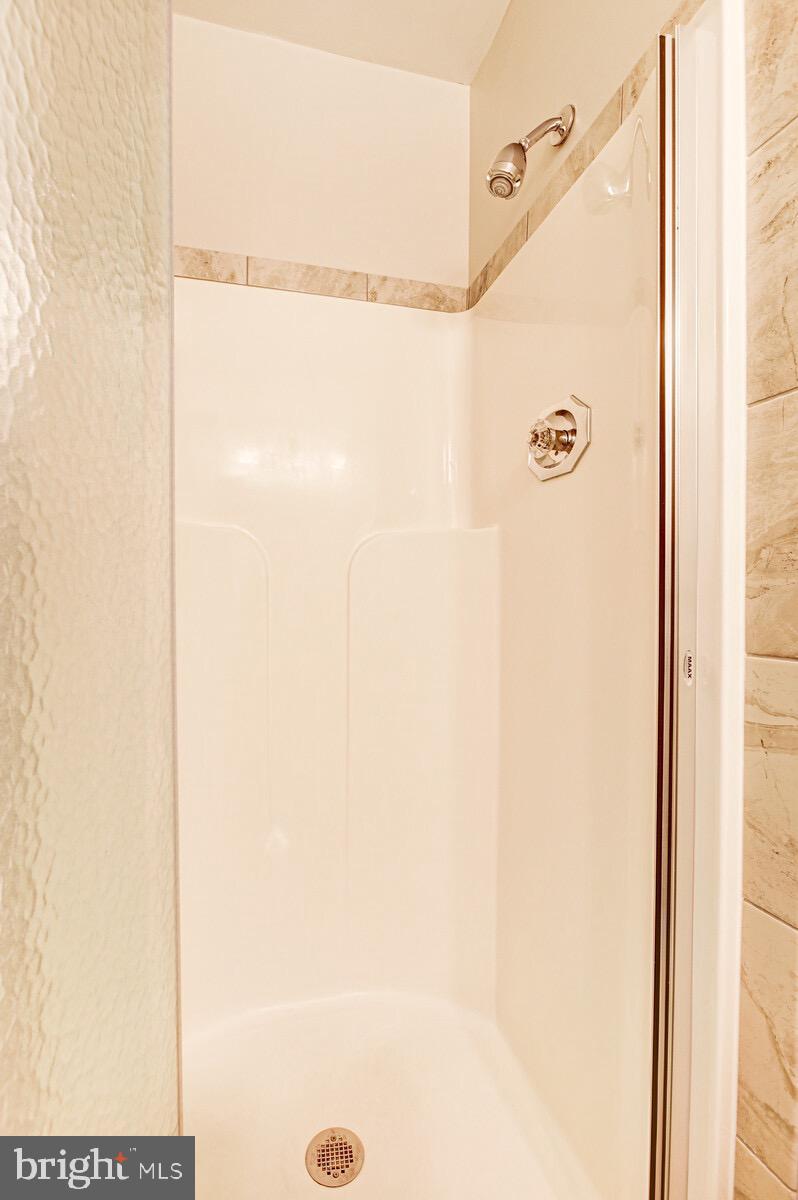 ARLINGTON RIDGE - Residential Lease