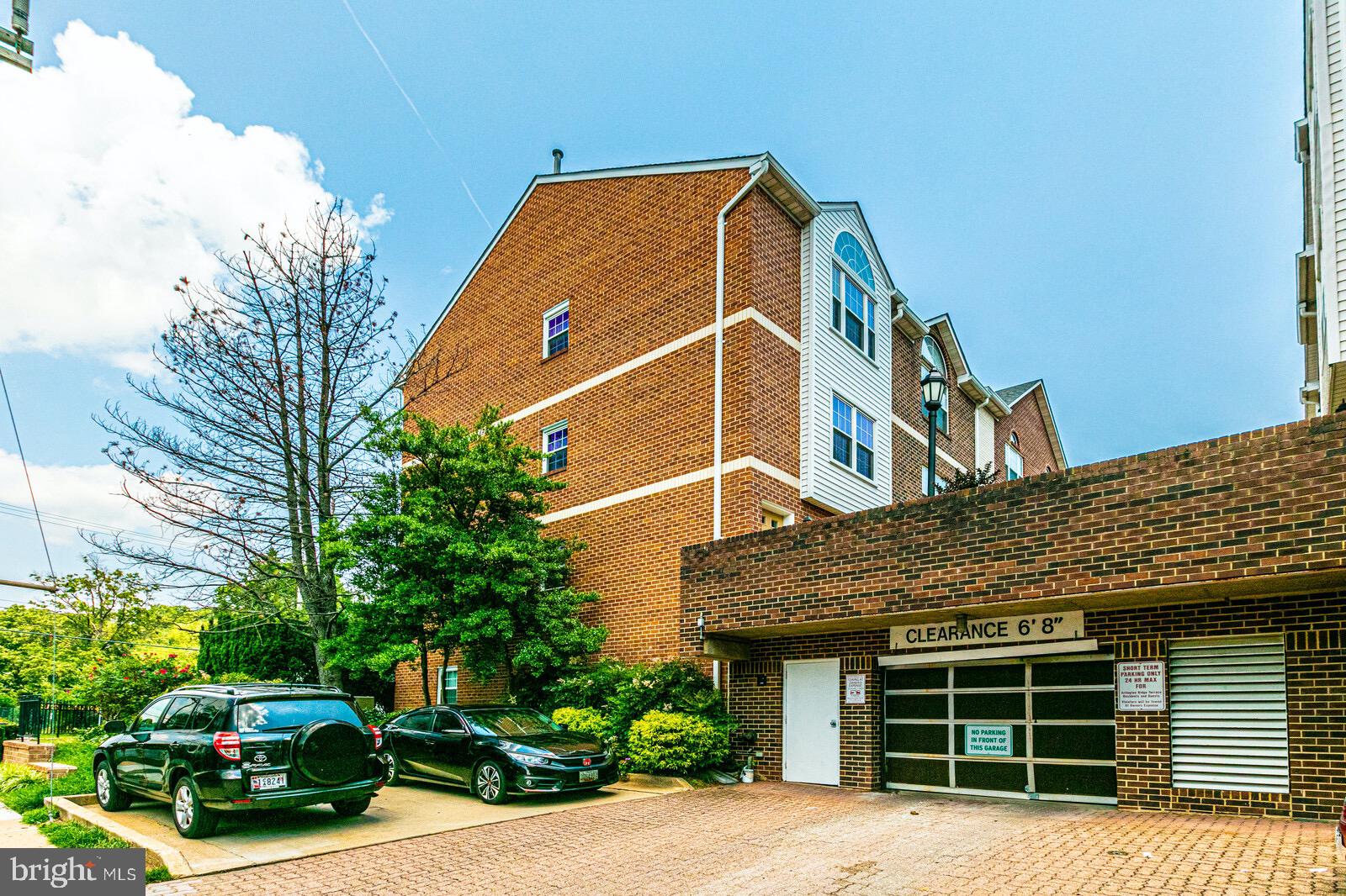 ARLINGTON RIDGE - Residential Lease