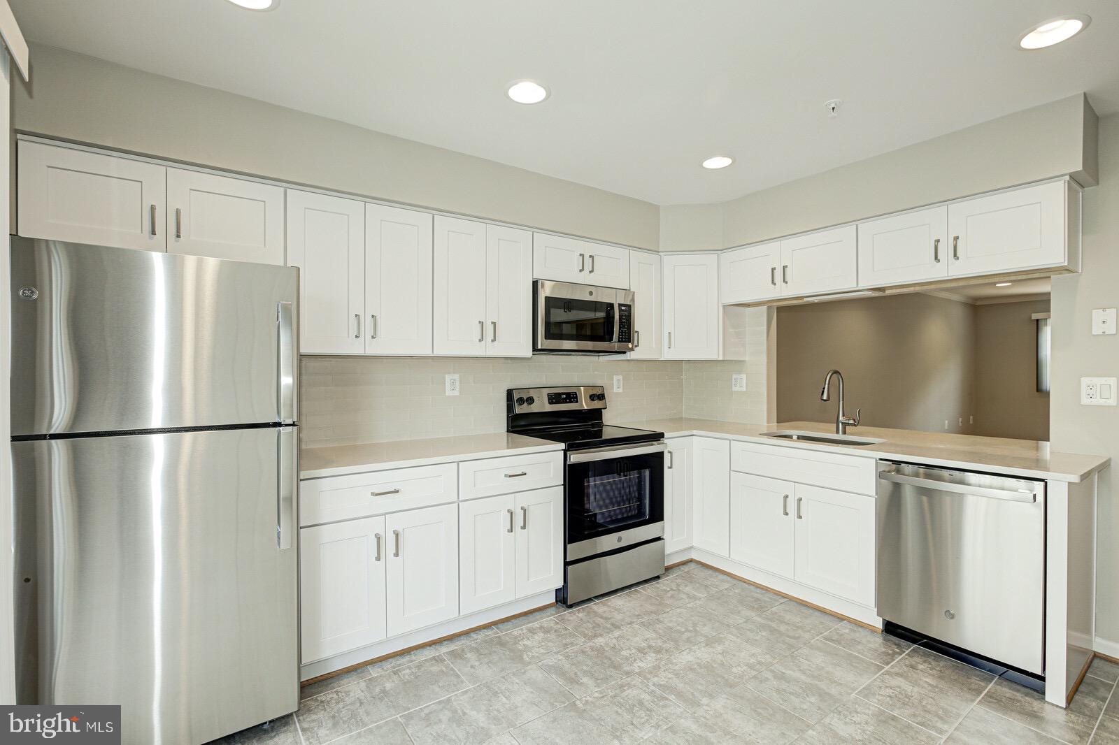 ARLINGTON RIDGE - Residential Lease