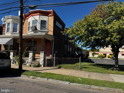 Townhouse For Sale - 1909 7th<br/> CAMDEN, NJ 08104