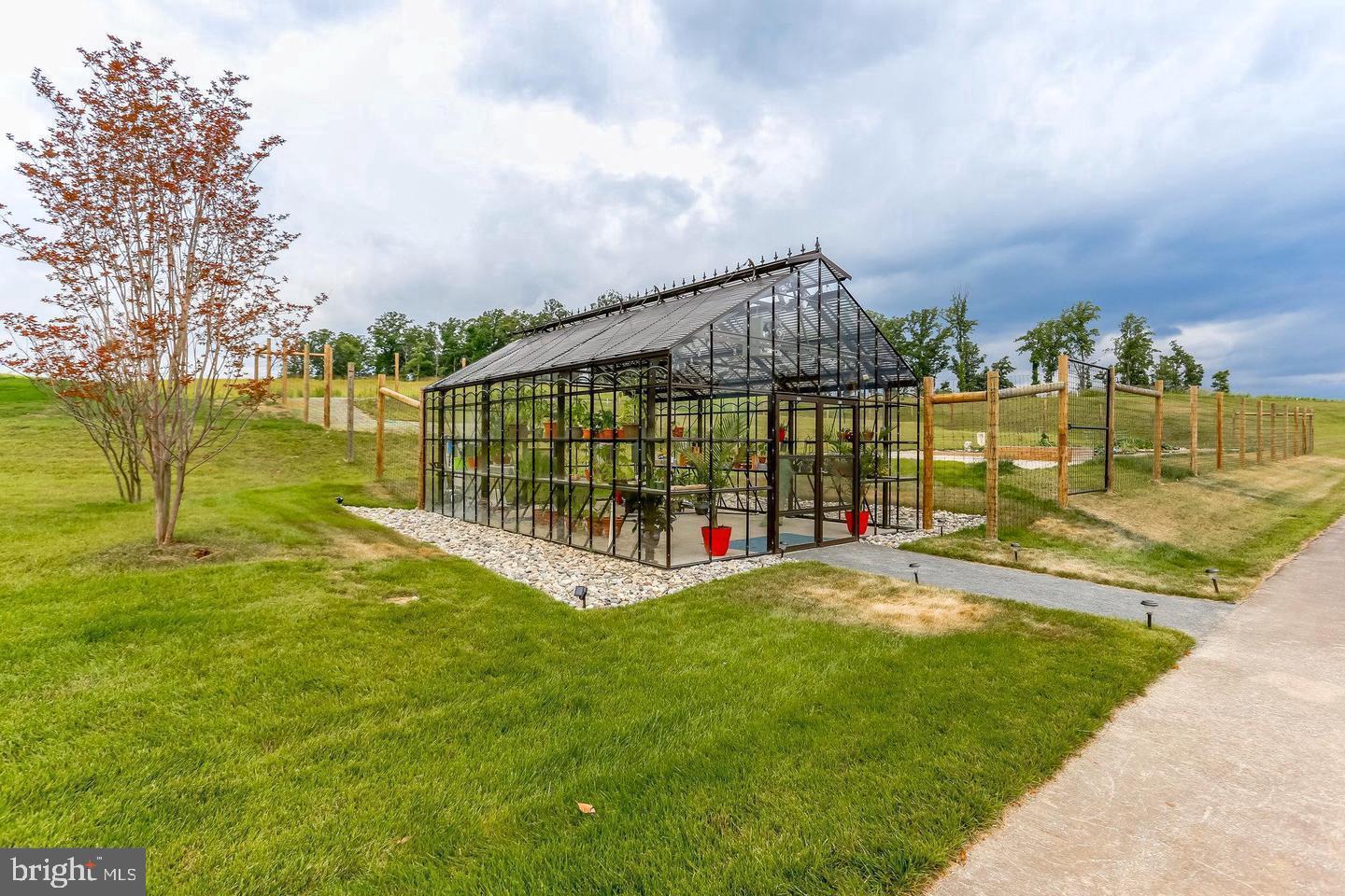 POTOMAC SHORES - Residential Lease