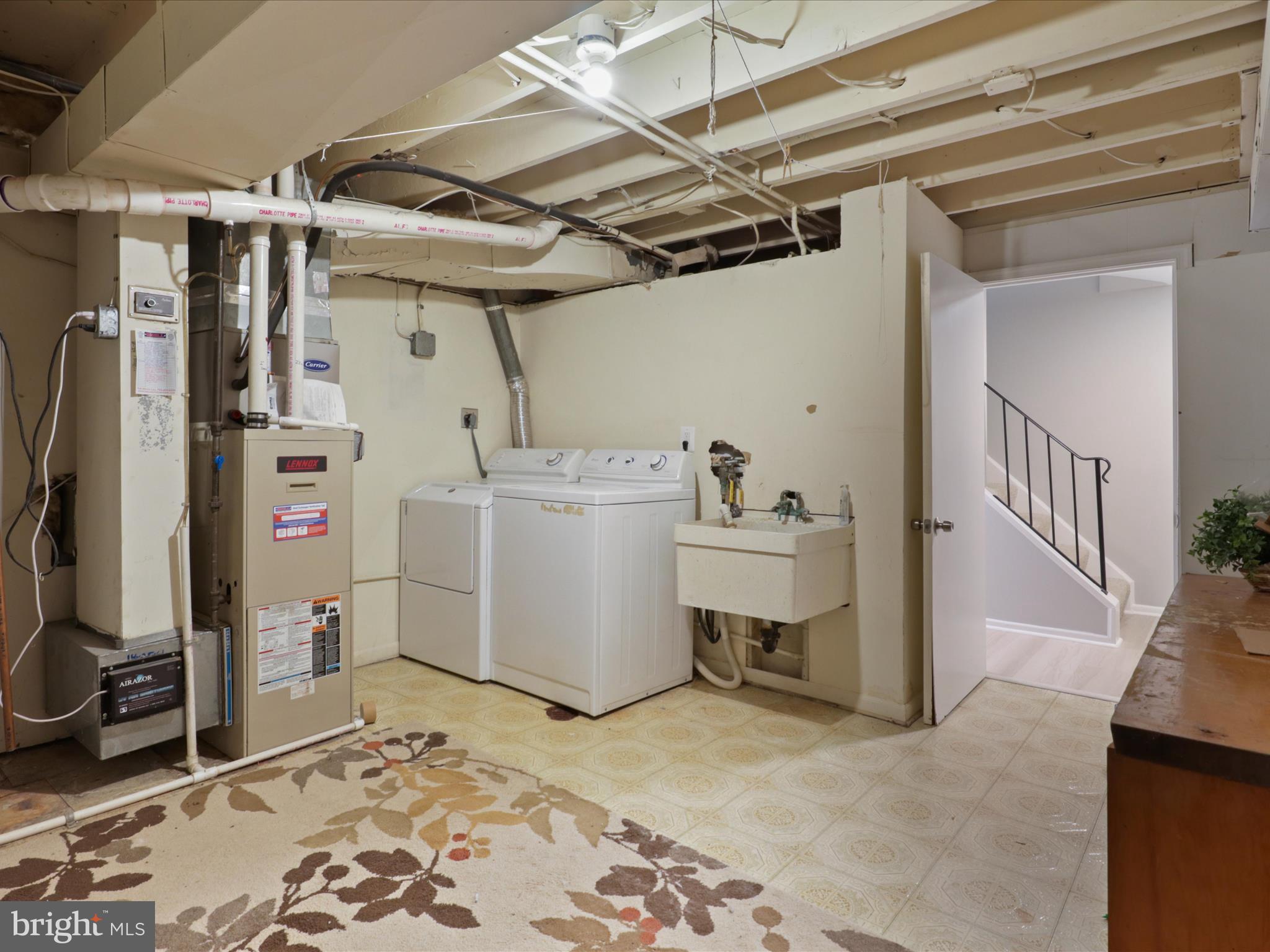 DANBURY FOREST - Residential