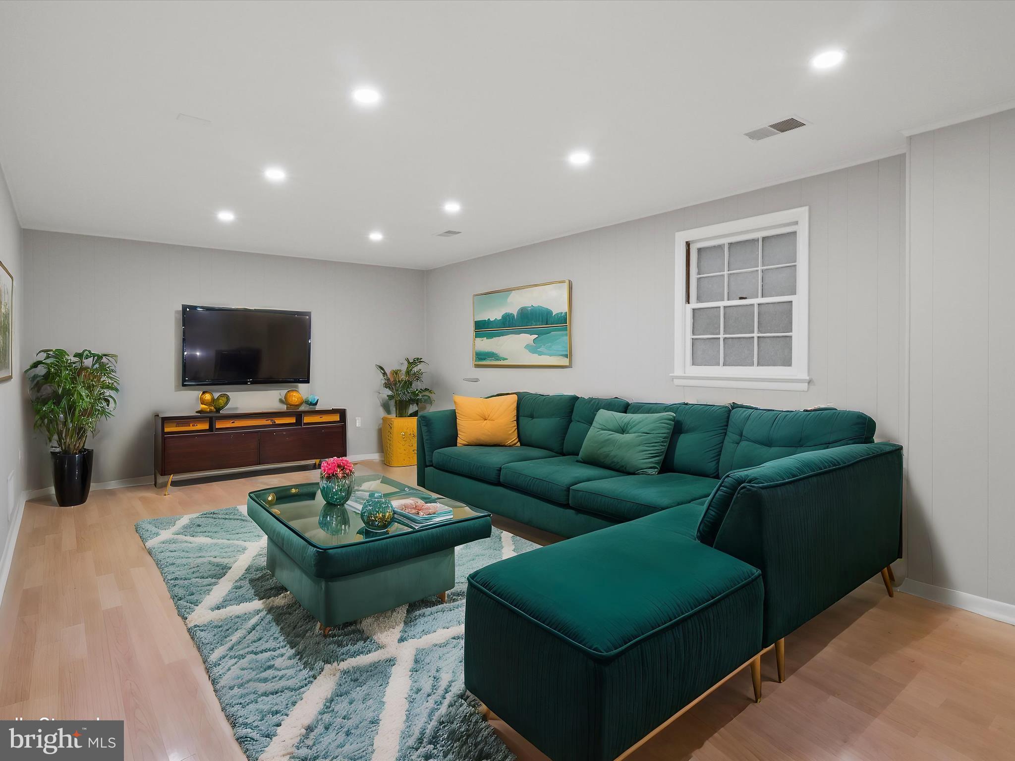 DANBURY FOREST - Residential