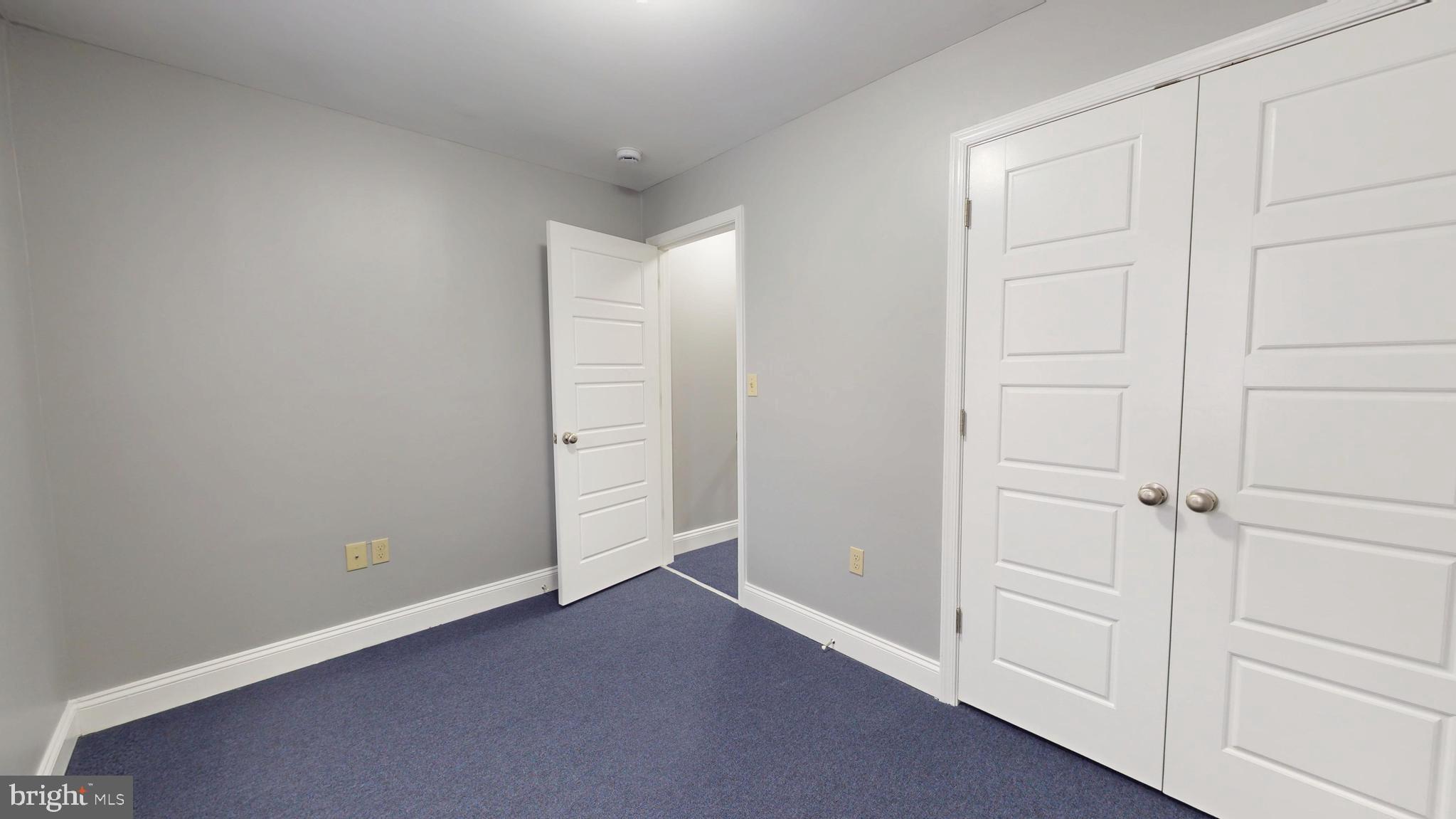 HOLLINS MARKET - Residential