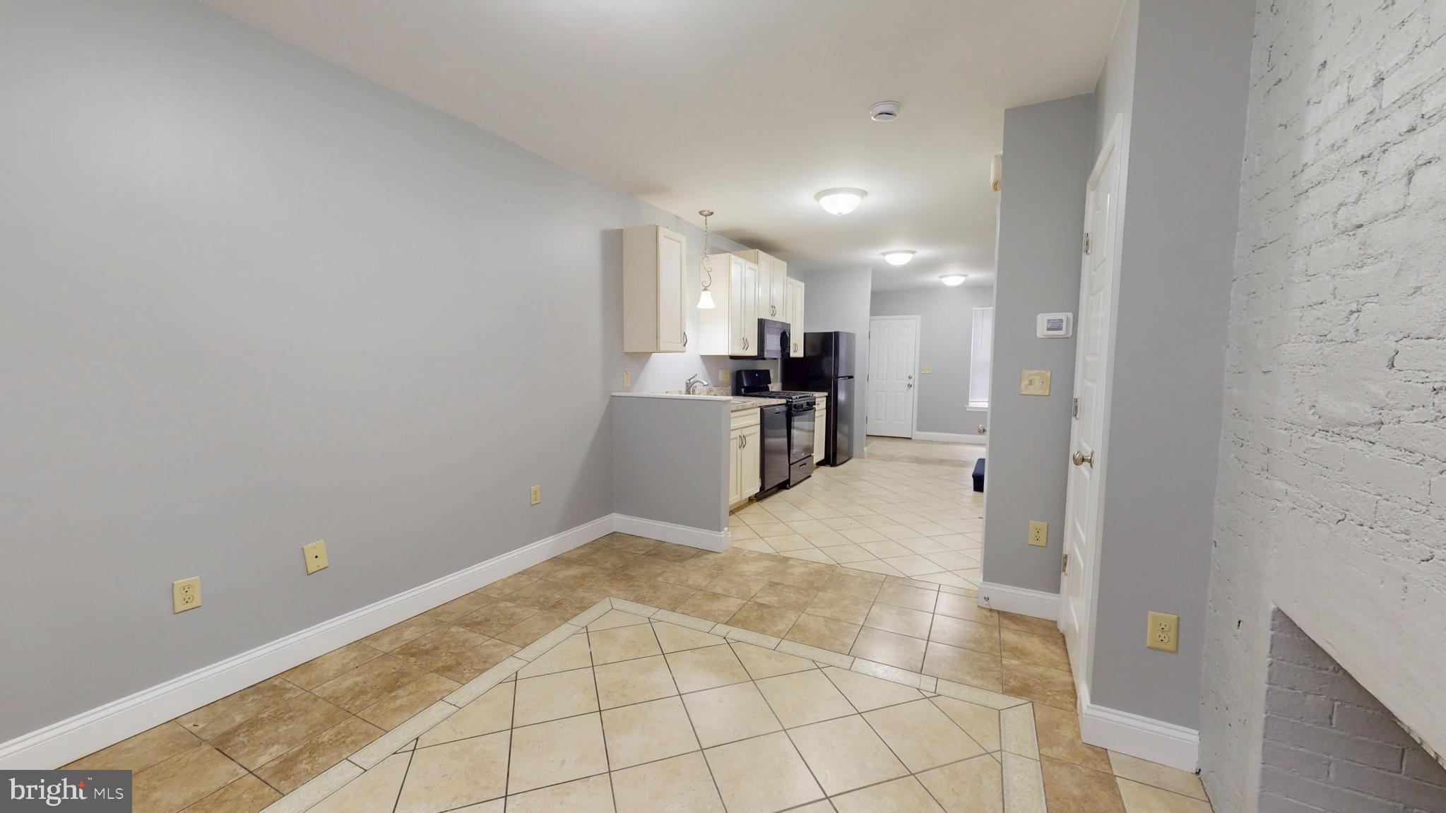 HOLLINS MARKET - Residential