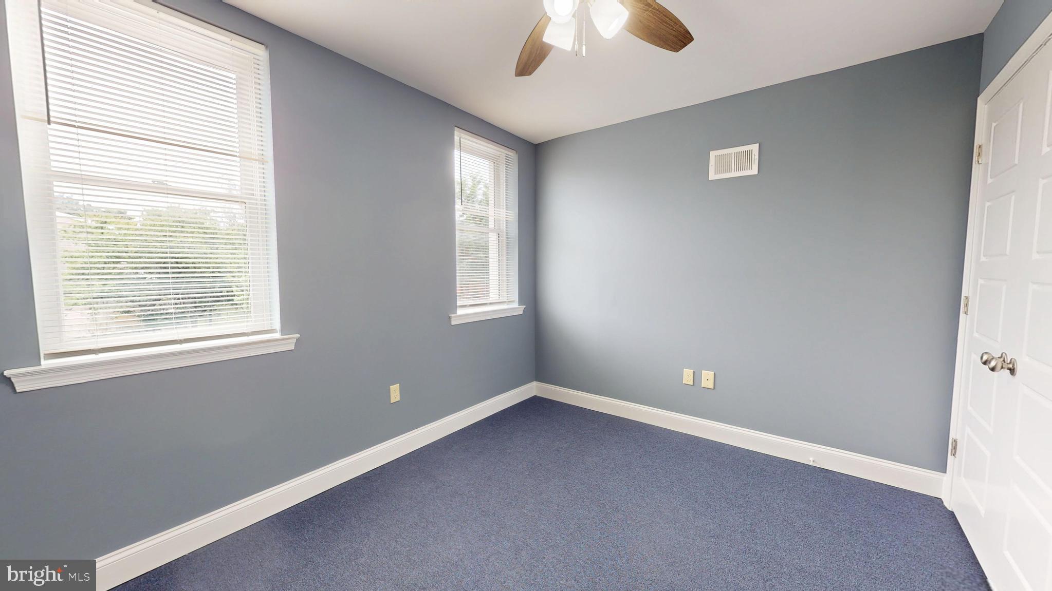 HOLLINS MARKET - Residential